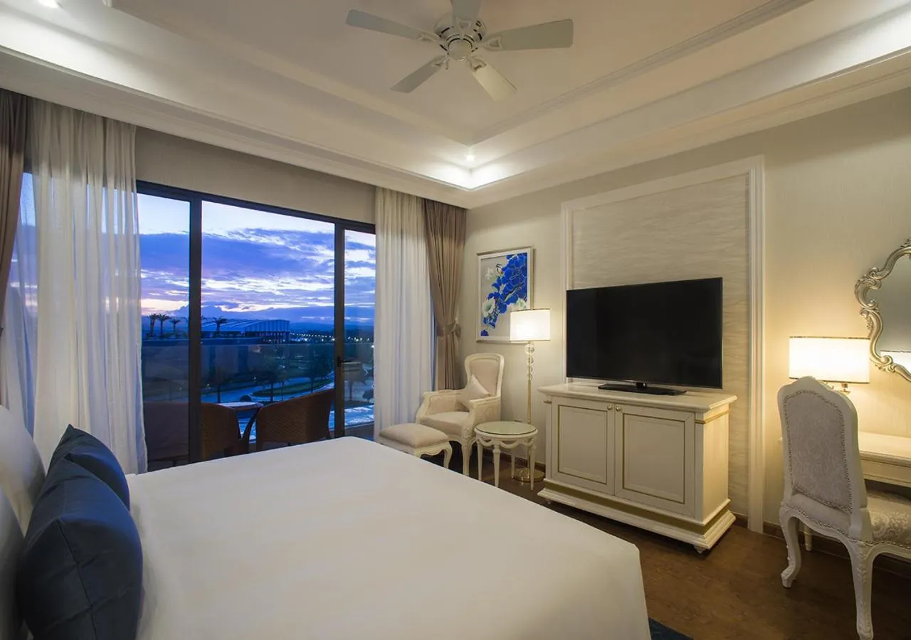 Bedroom, Bed in Radisson Blu Resort Phu Quoc