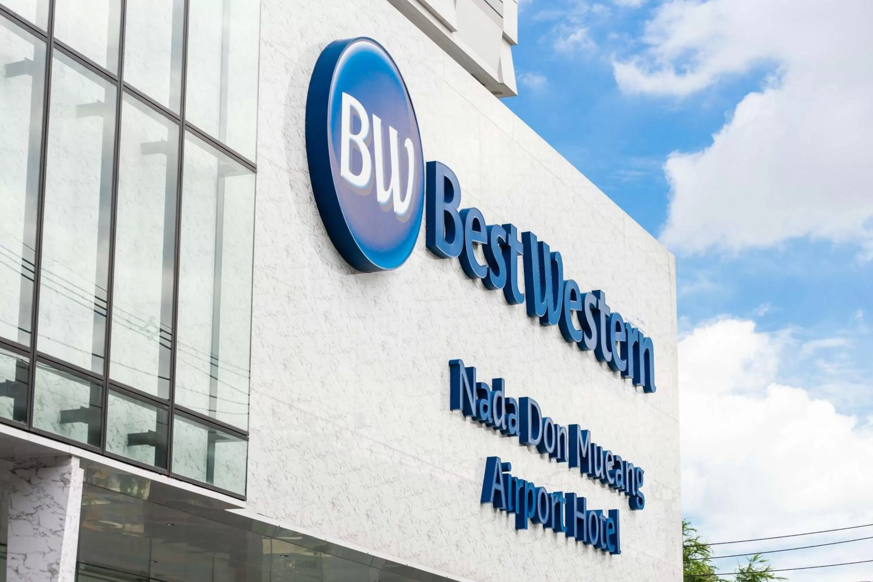 Property building in Best Western Nada Don Mueang Airport hotel