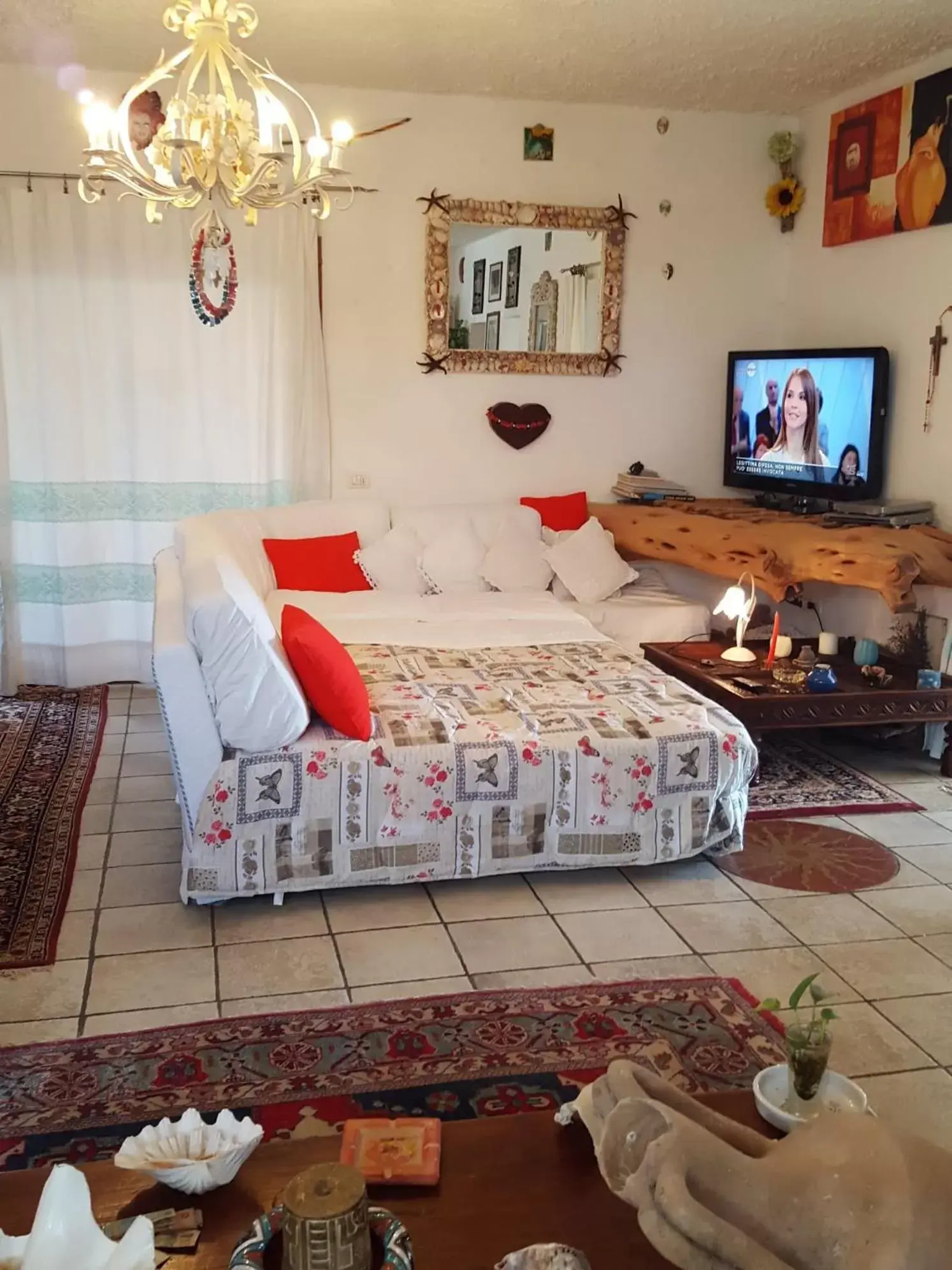 Living room, Bed in GIARDINO DEL SOLE