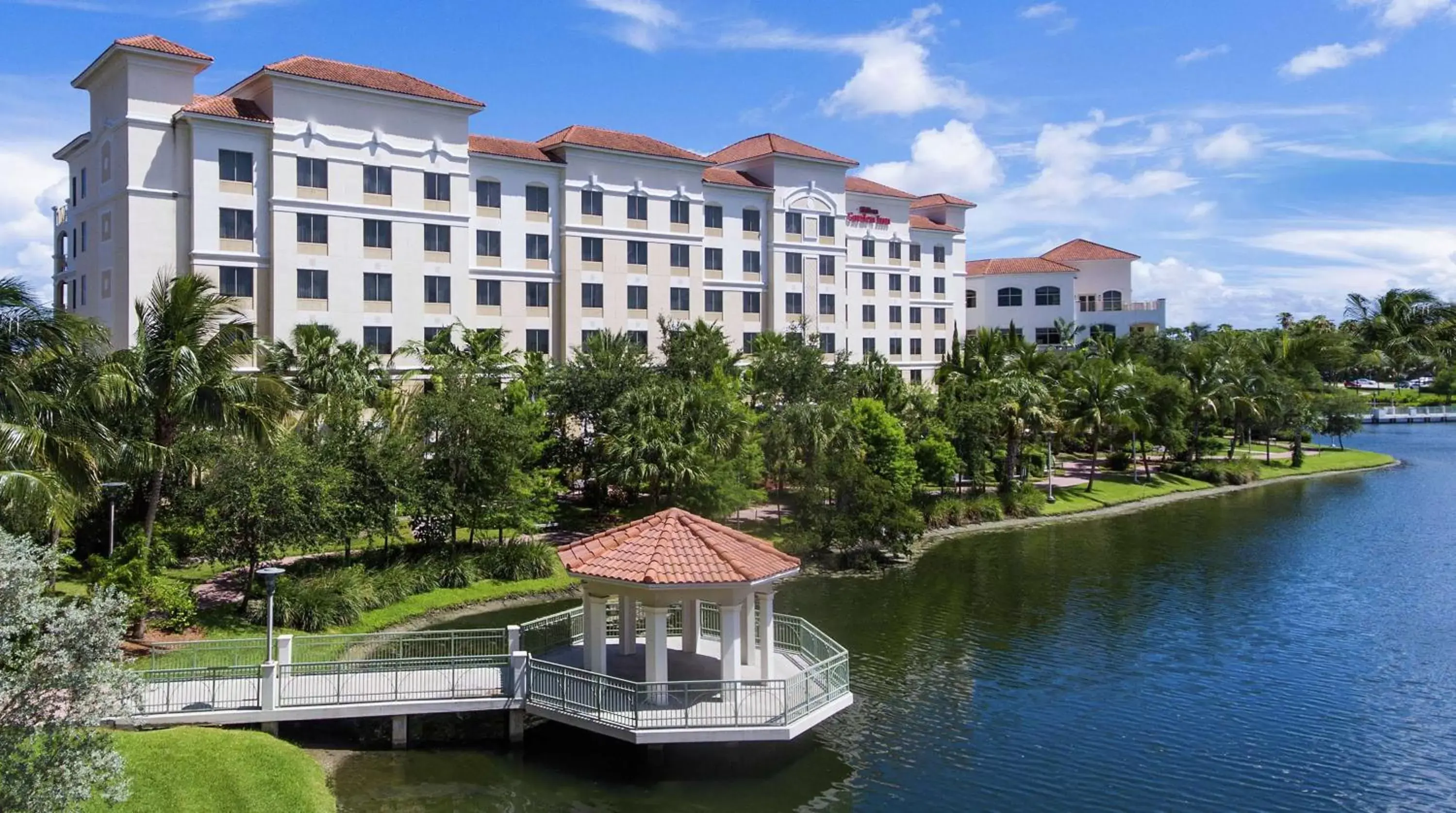 Property Building in Hilton Garden Inn Palm Beach Gardens