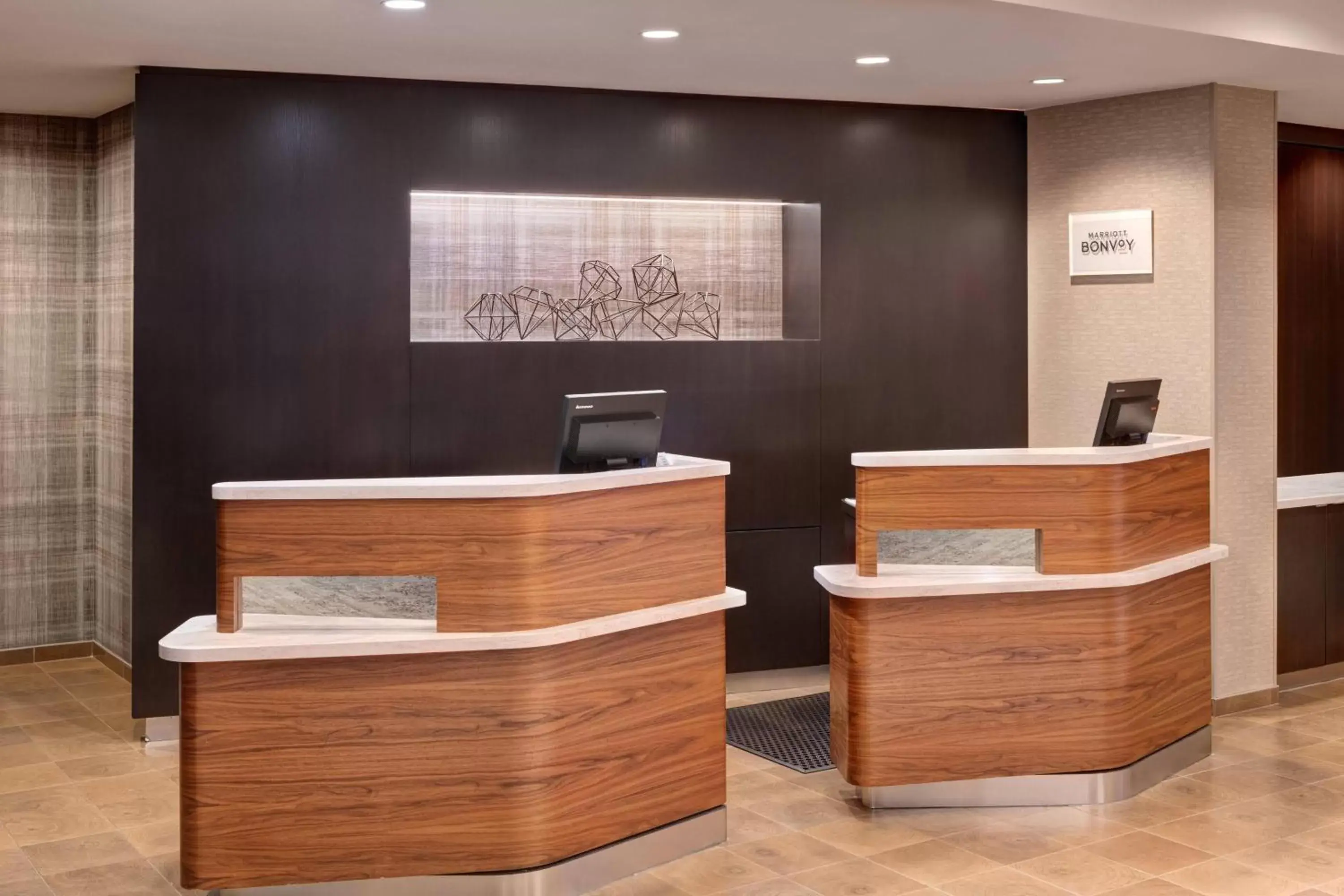 Lobby or reception, Lobby/Reception in Courtyard by Marriott Pittsburgh Washington Meadow Lands