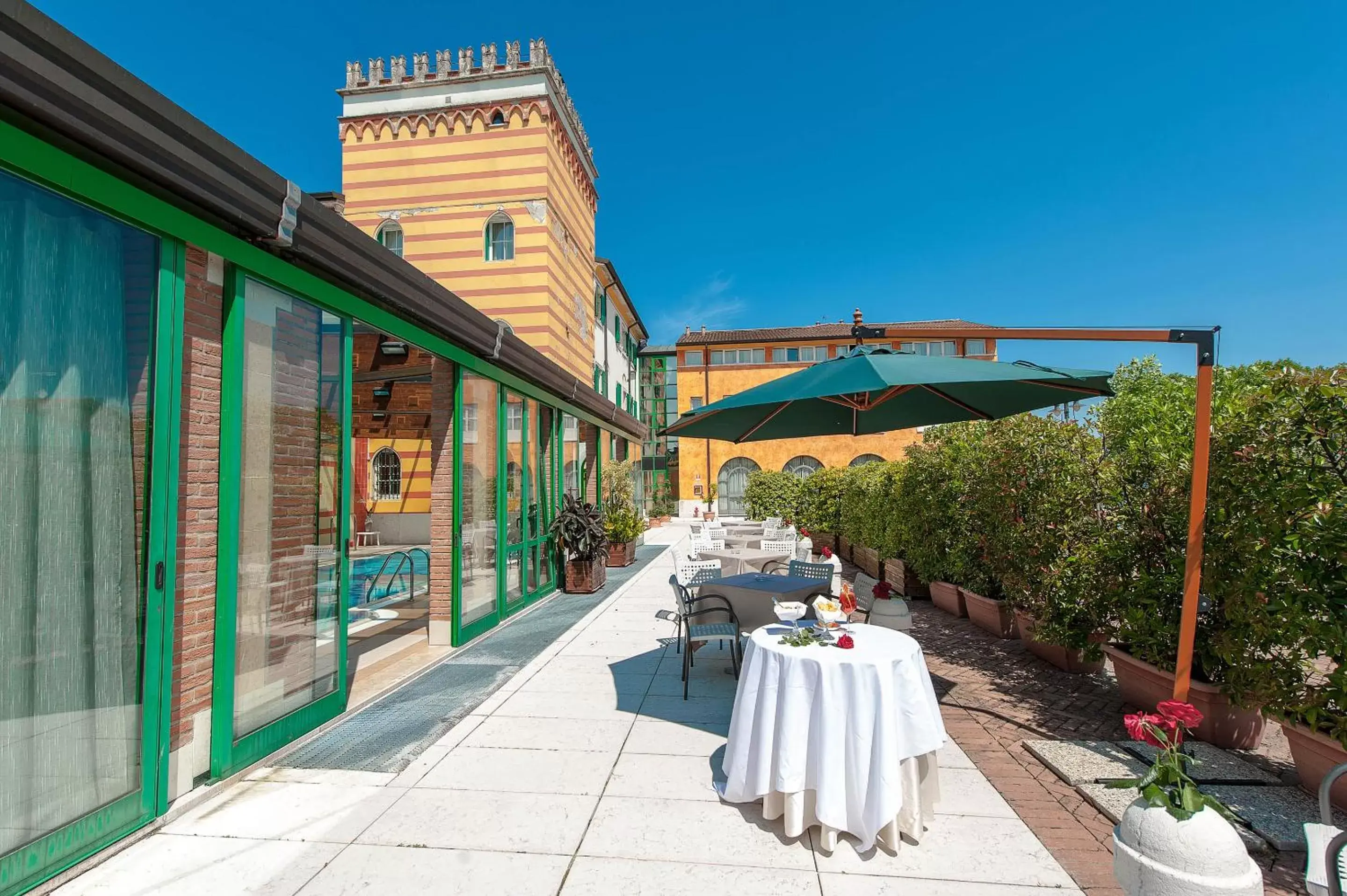 Patio in Hotel Villa Malaspina