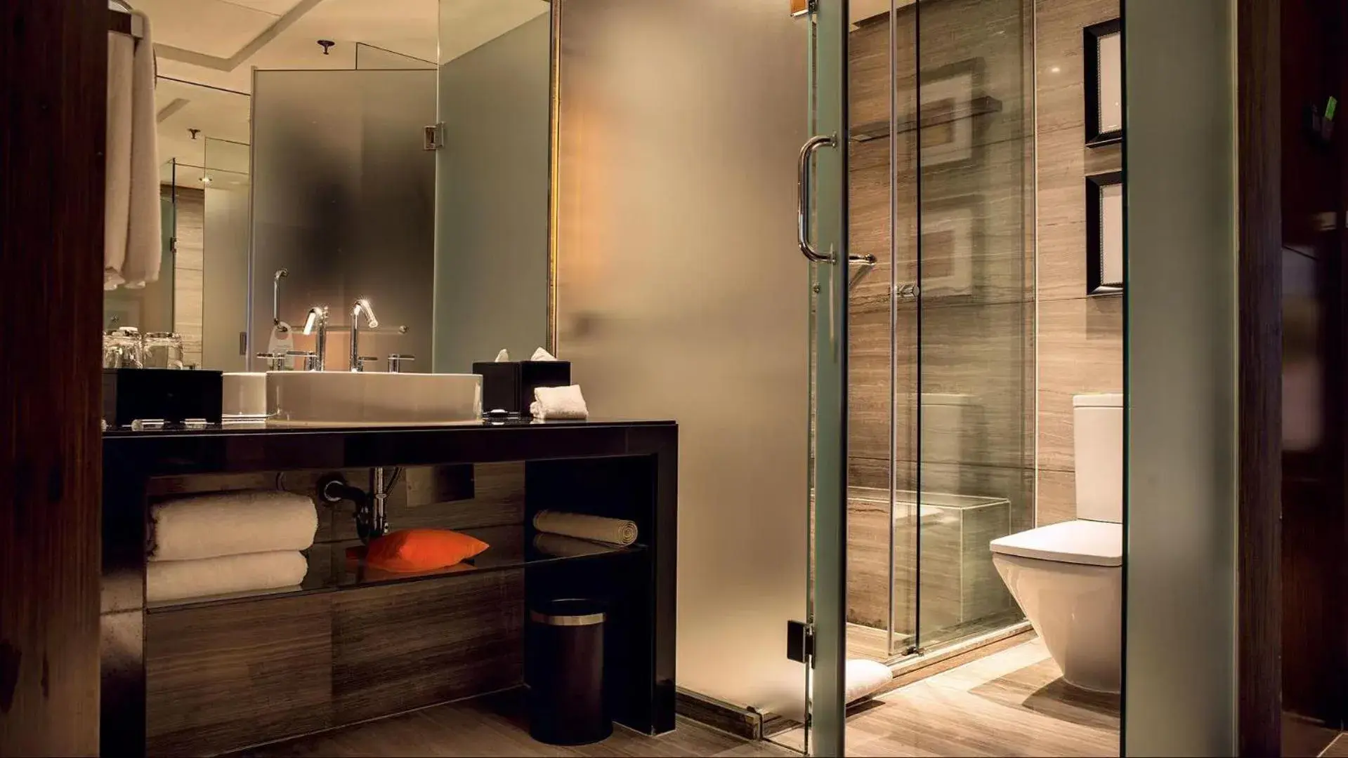 Toilet, Bathroom in Courtyard By Marriott Shanghai Xujiahui