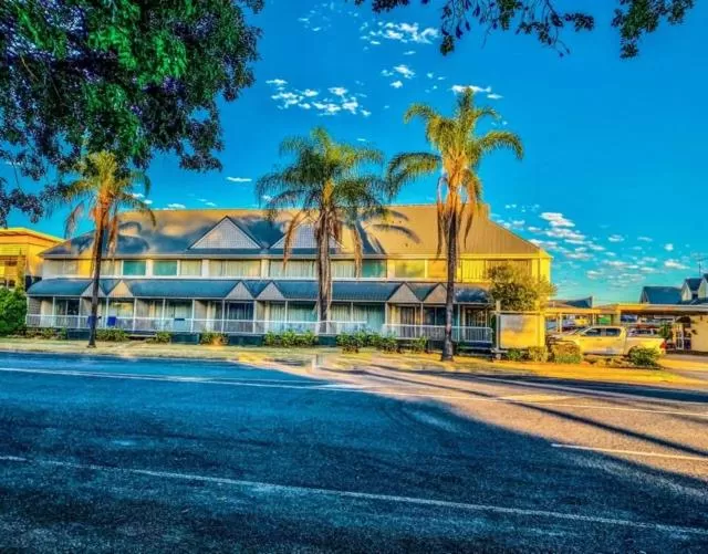 Property building in Dalby Manor Motor Inn