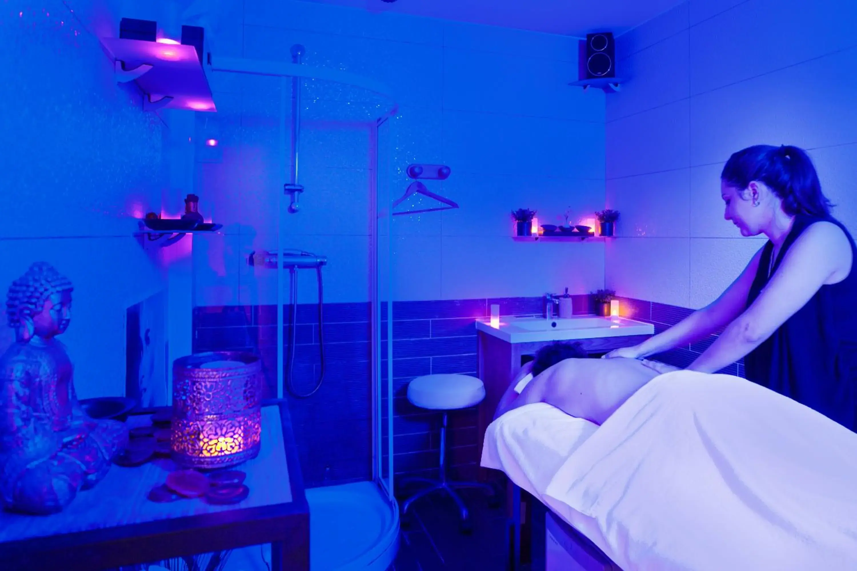 Massage, Bathroom in Le Neptune & Spa