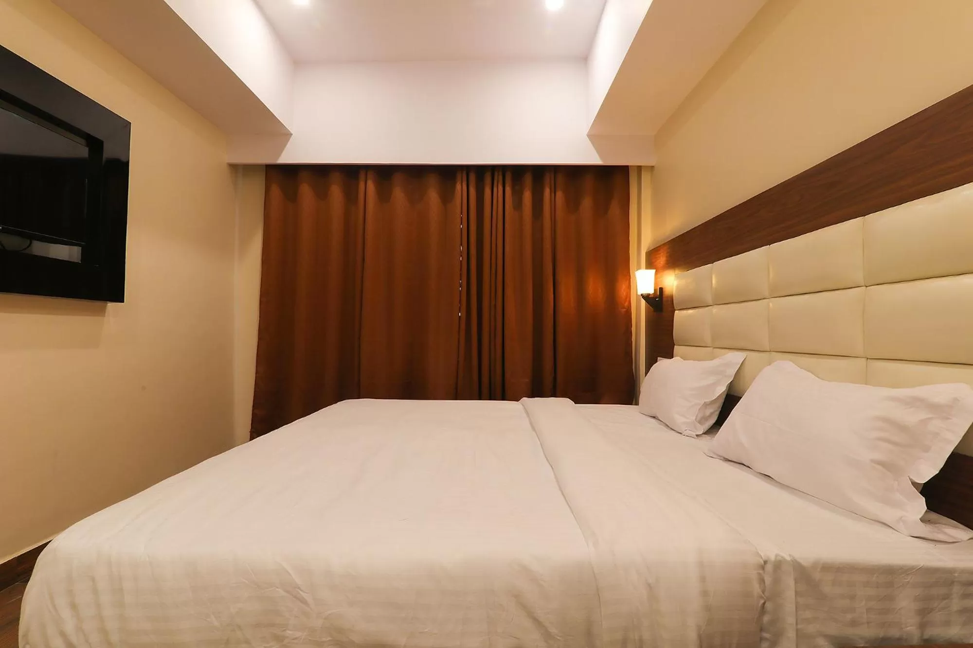 Bed in FabHotel Blueark