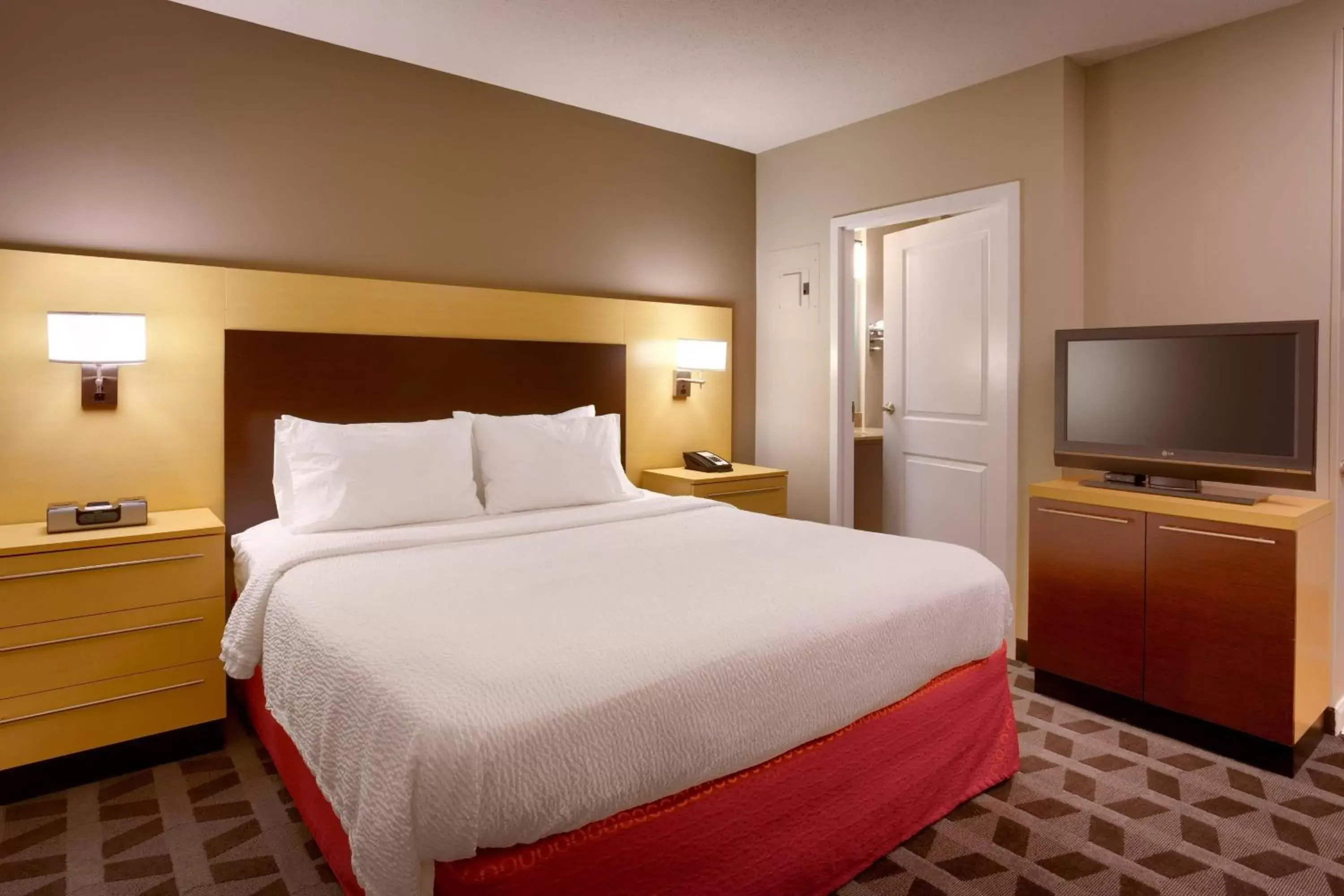 Bedroom, Bed in TownePlace Suites Omaha West
