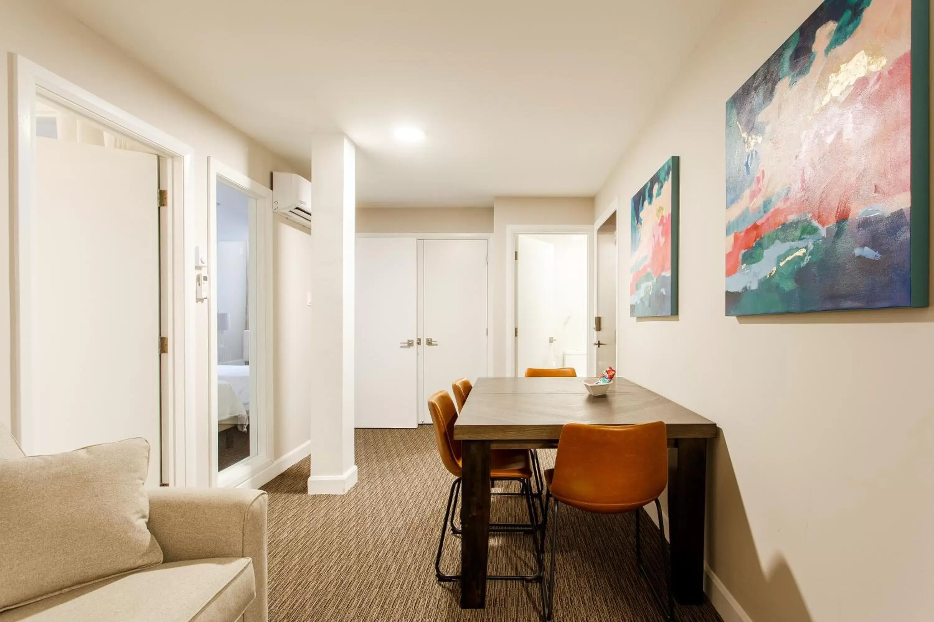 Dining area in Parc Avenue Lofts