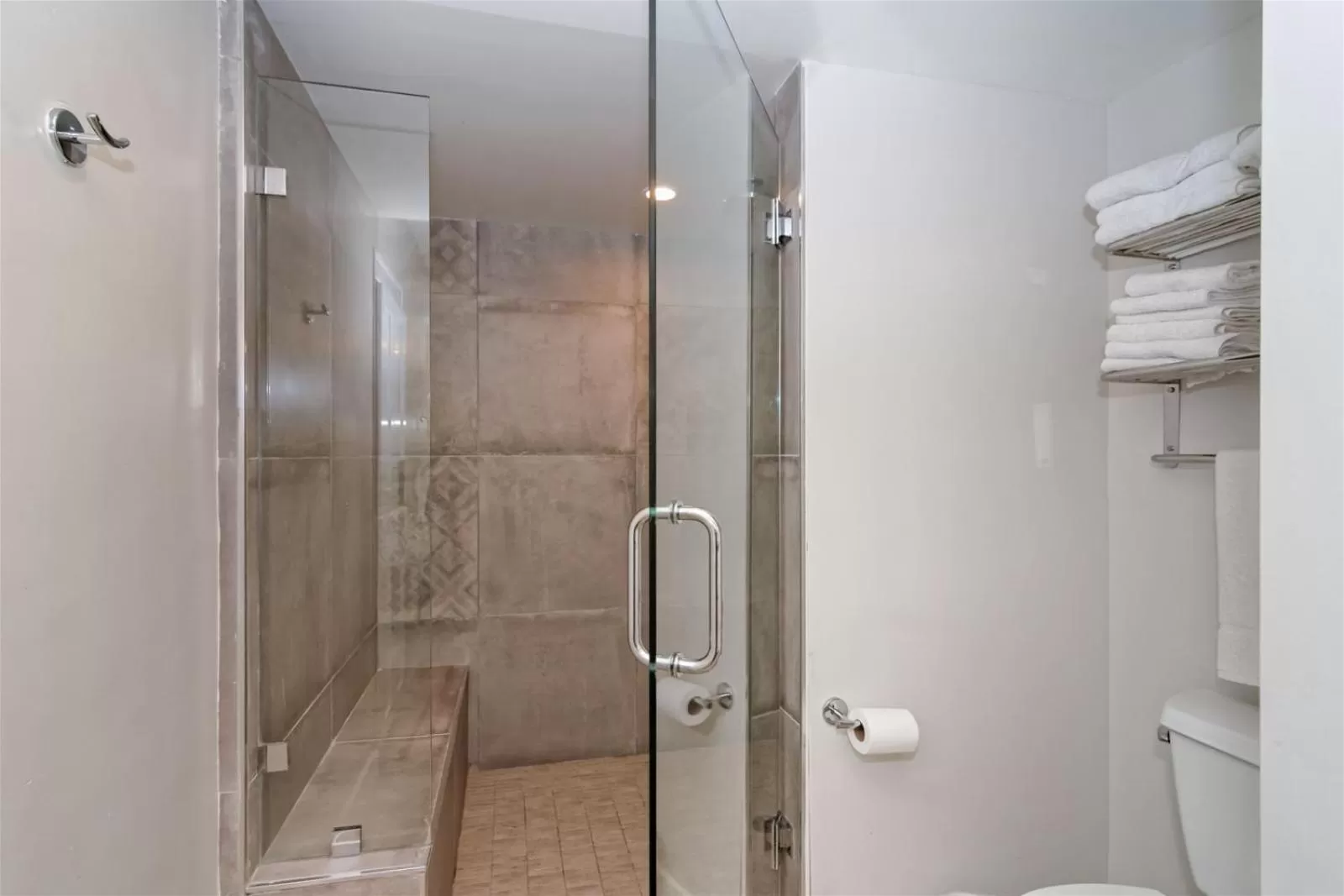 Property building in Ocean Villas Beach Front