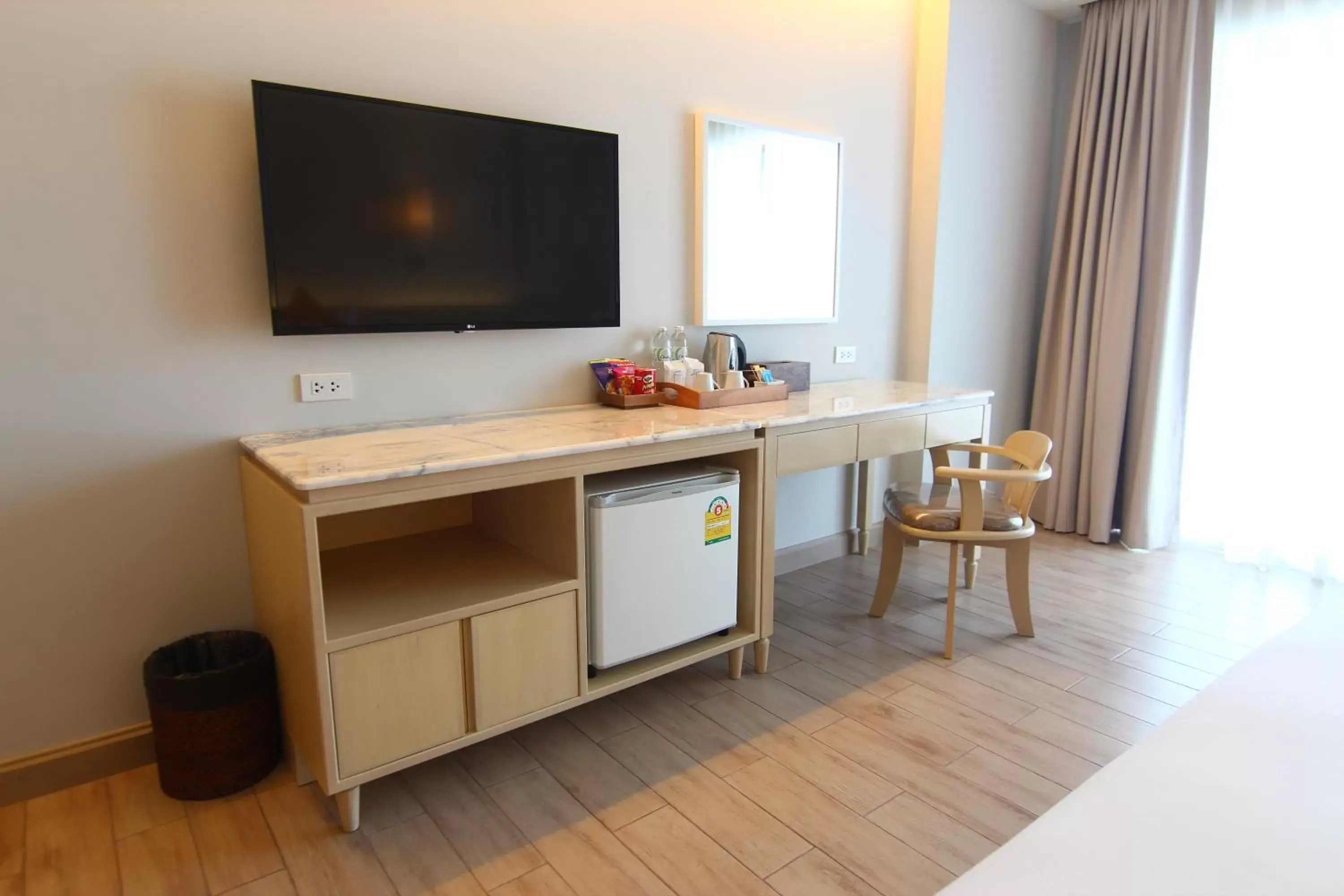 TV and multimedia, Coffee/Tea Facilities in Hisea Huahin Hotel - SHA Extra Plus