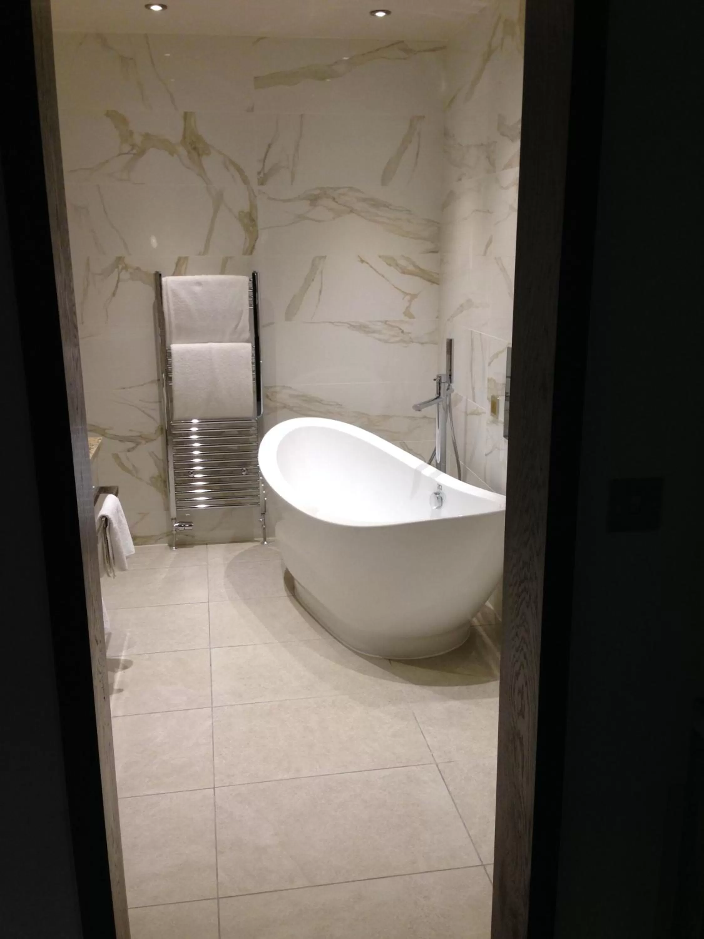 Bathroom in Busby Hotel