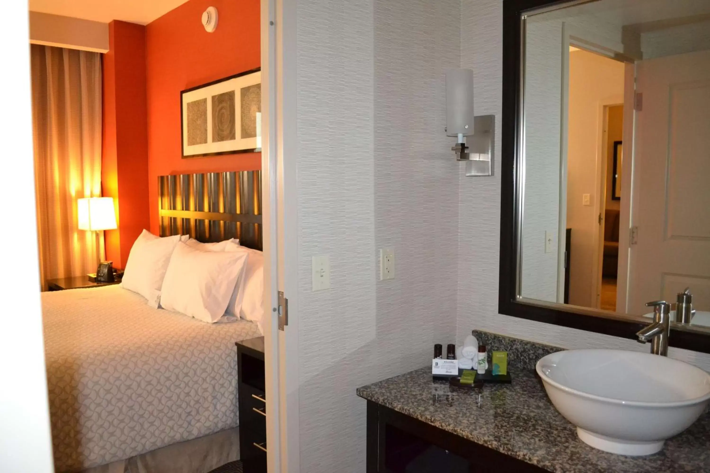 Bed, Bathroom in Embassy Suites Palmdale