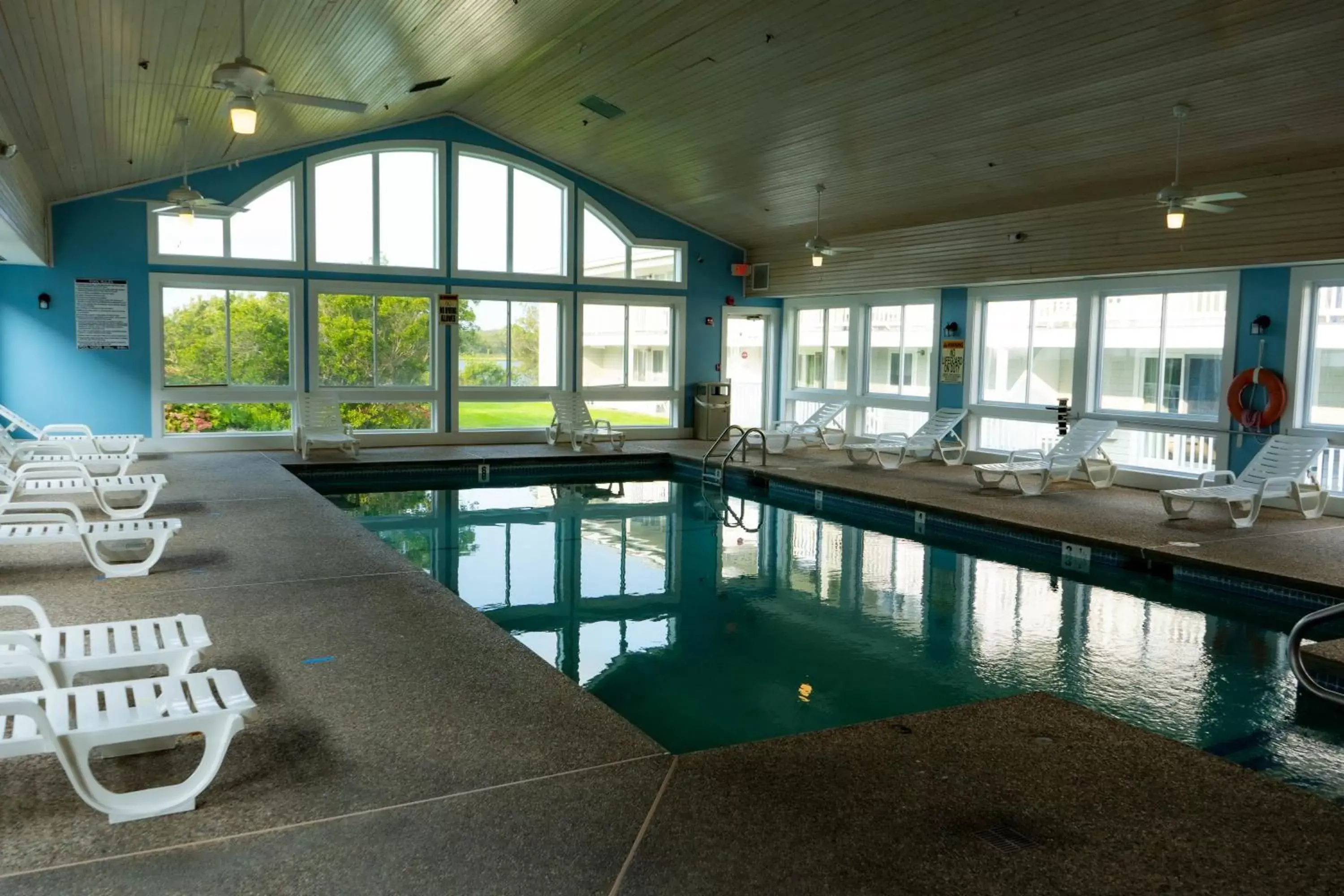 Swimming Pool in InnSeason Resorts Surfside