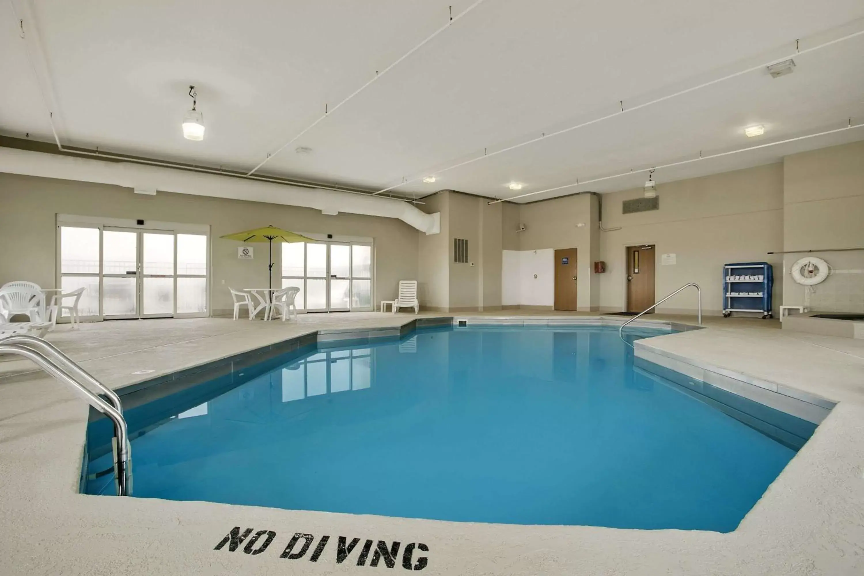 On site, Swimming Pool in Baymont by Wyndham Evansville North/Haubstadt