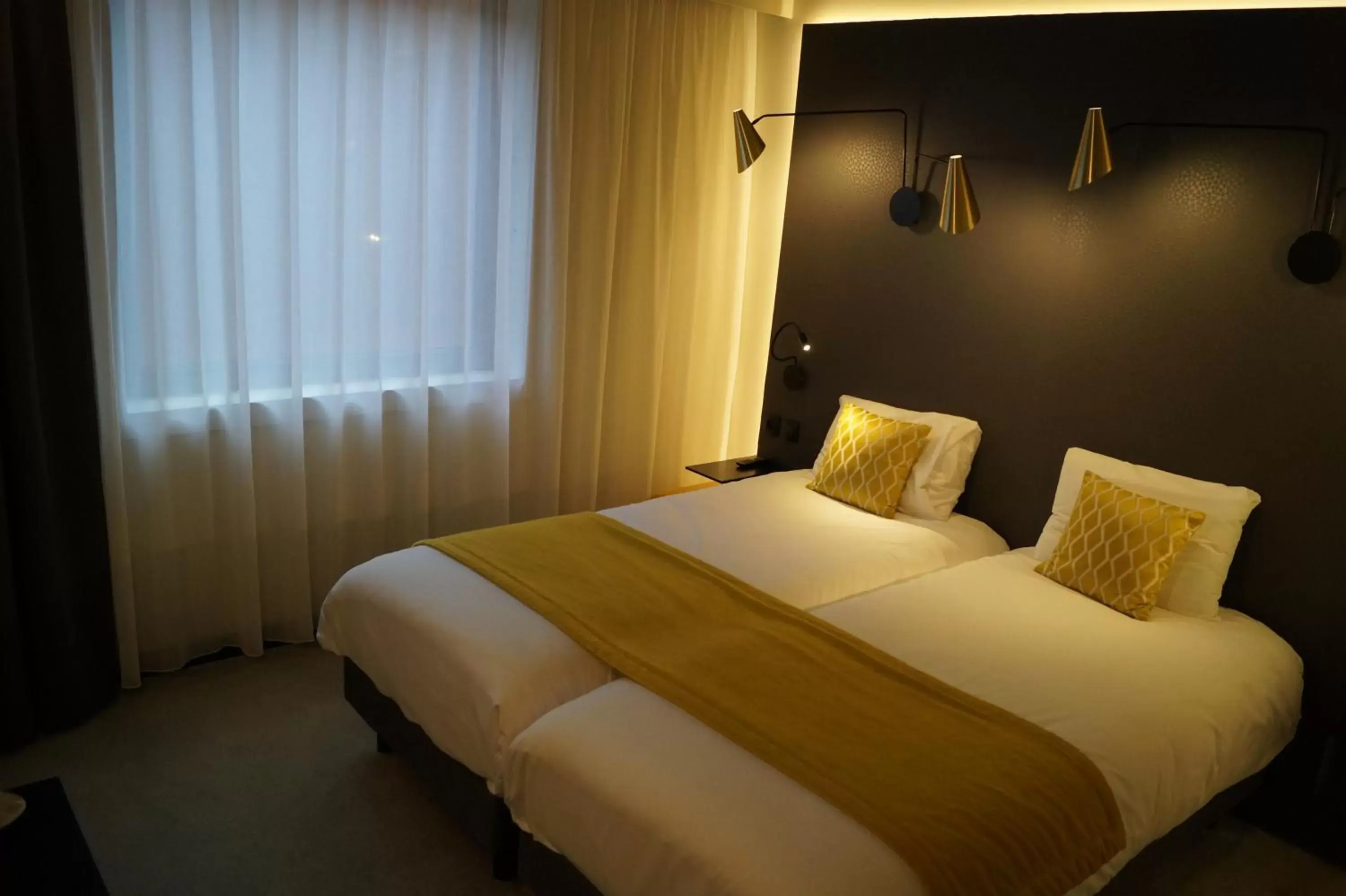 Bedroom, Bed in Mercure Arras Centre Gare