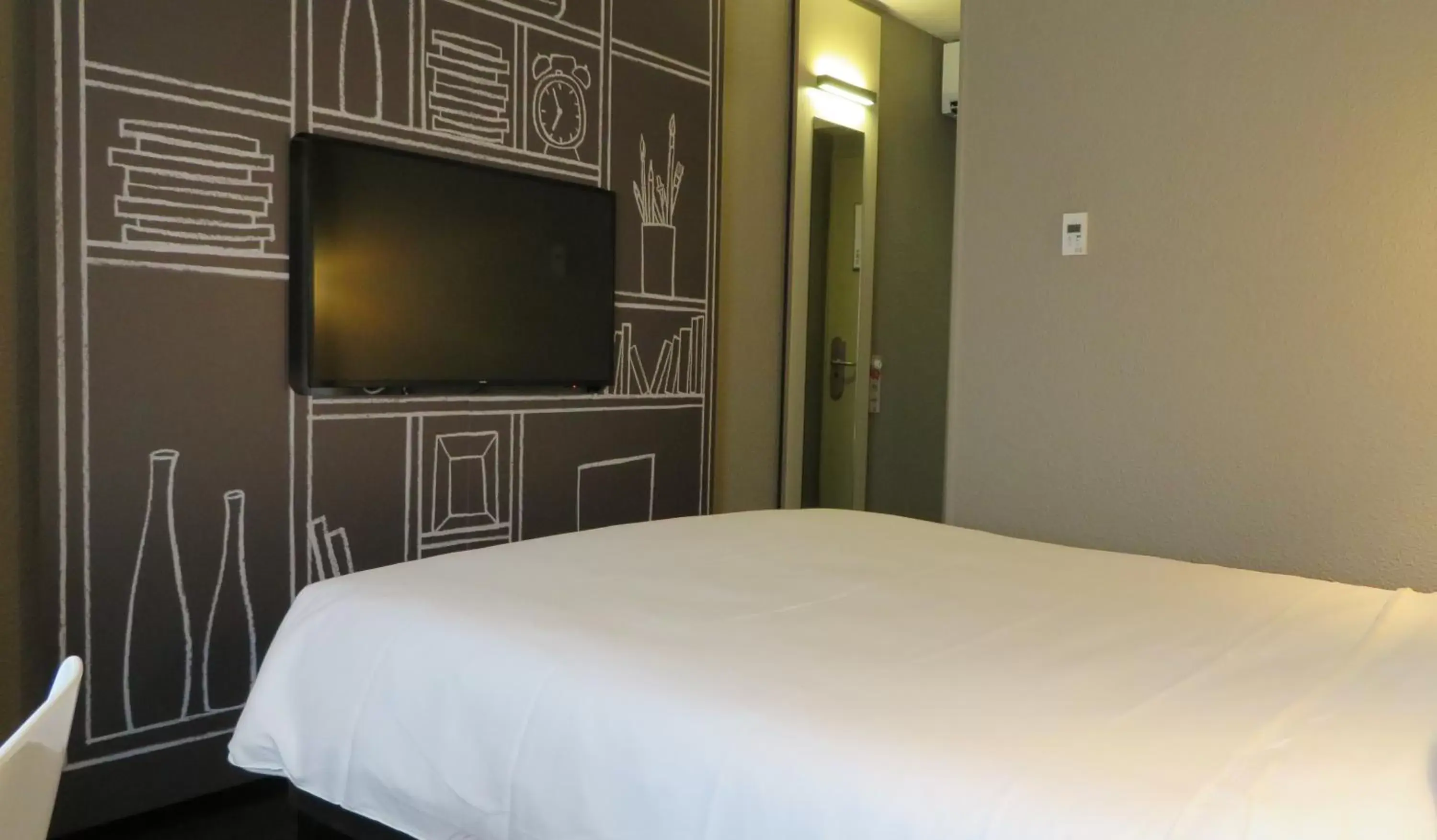 Bed in ibis Melun Bed in ibis Melun