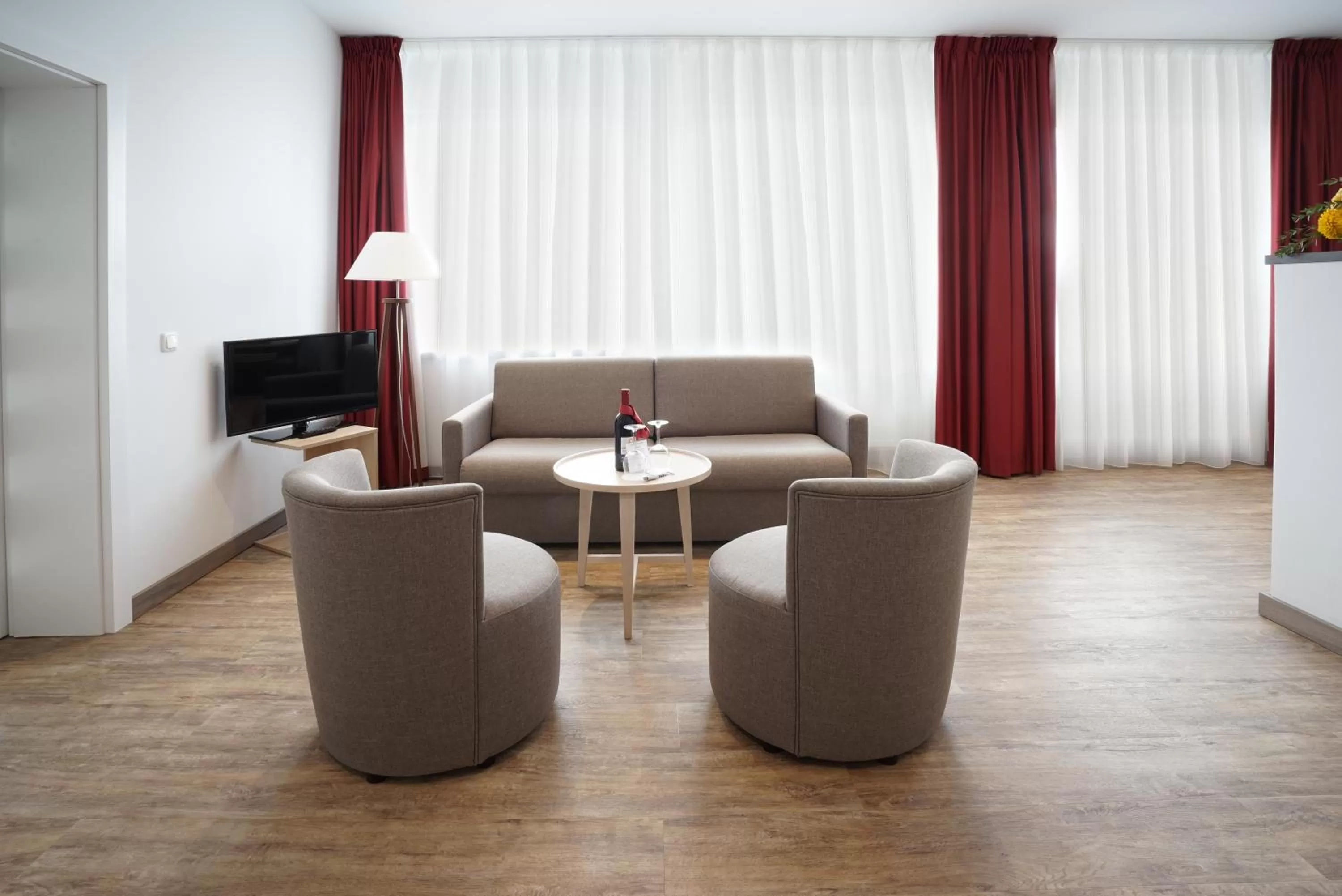 Seating area in Ruhr Inn Hotel