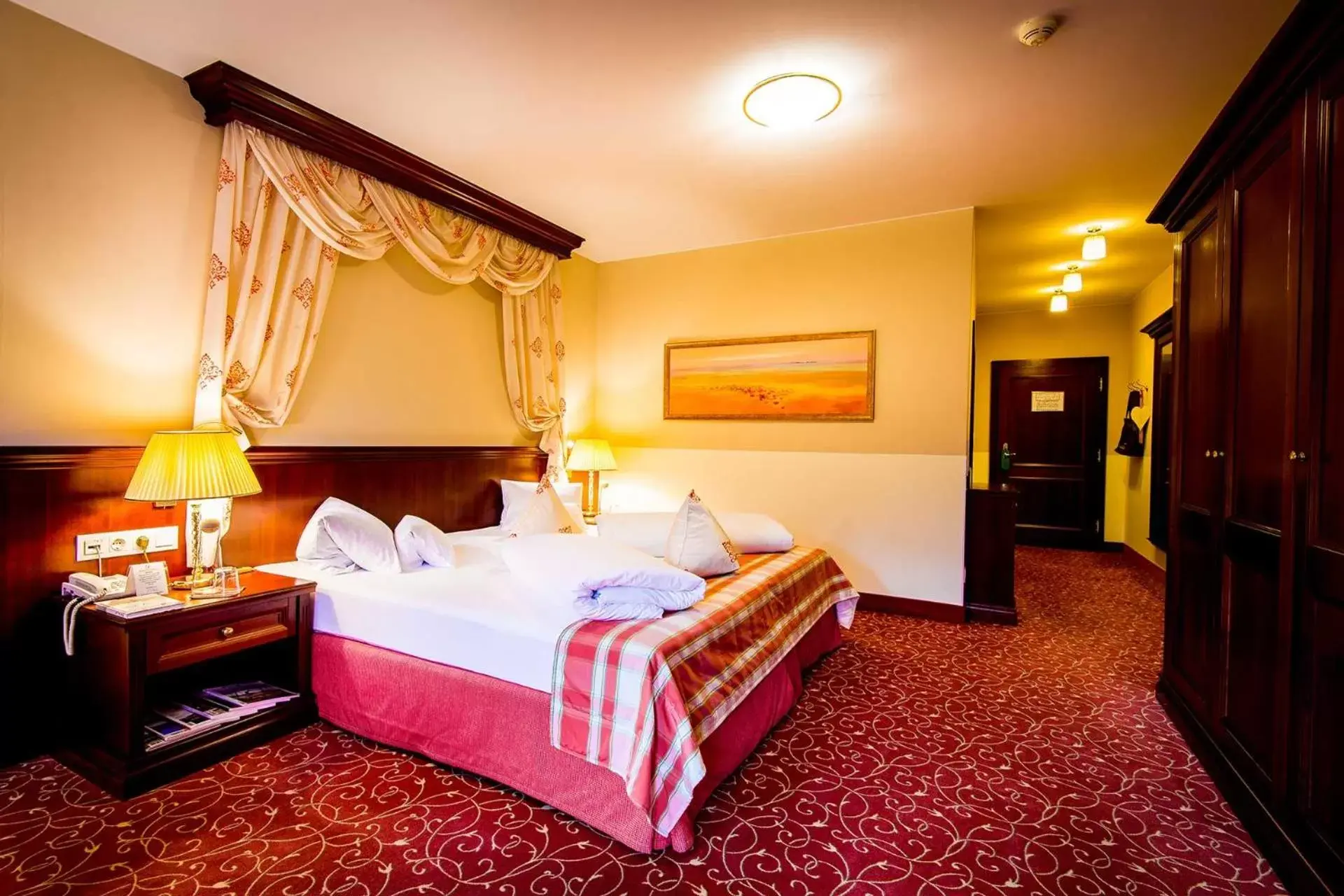 Room with Mountain View and French Balcony - single occupancy in Grandhotel Lienz Business-Wellness & Gourmet Room with Mountain View and French Balcony - single occupancy in Grandhotel Lienz Business-Wellness & Gourmet