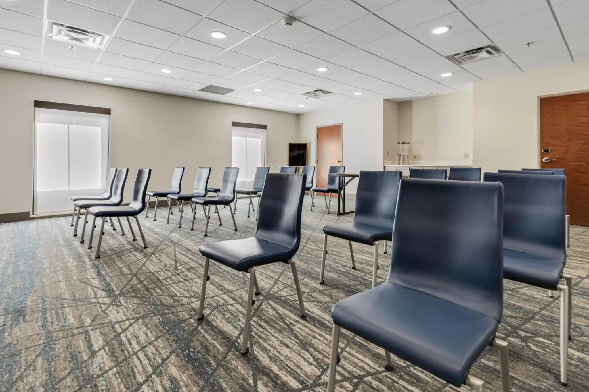 Meeting/conference room in Holiday Inn Express Hotel & Suites Starkville, an IHG Hotel