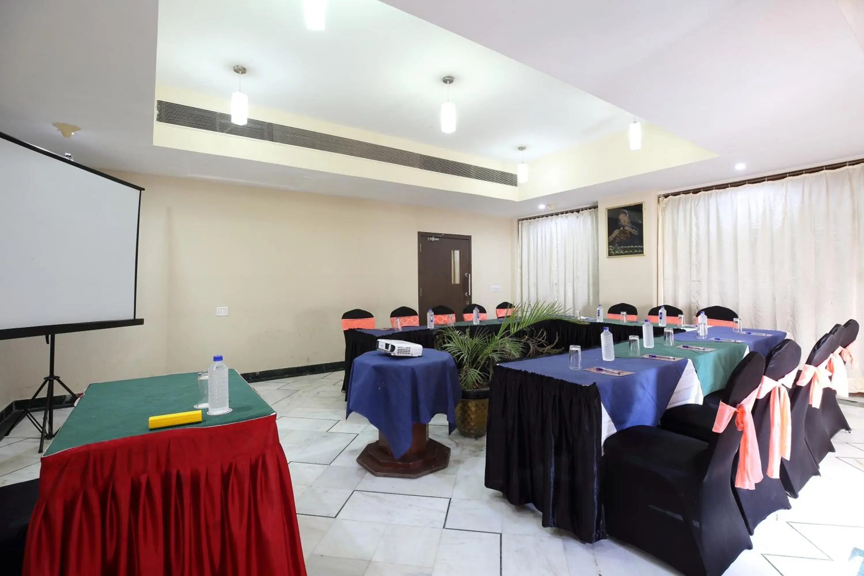 Banquet/Function facilities in Hotel Vishnupriya