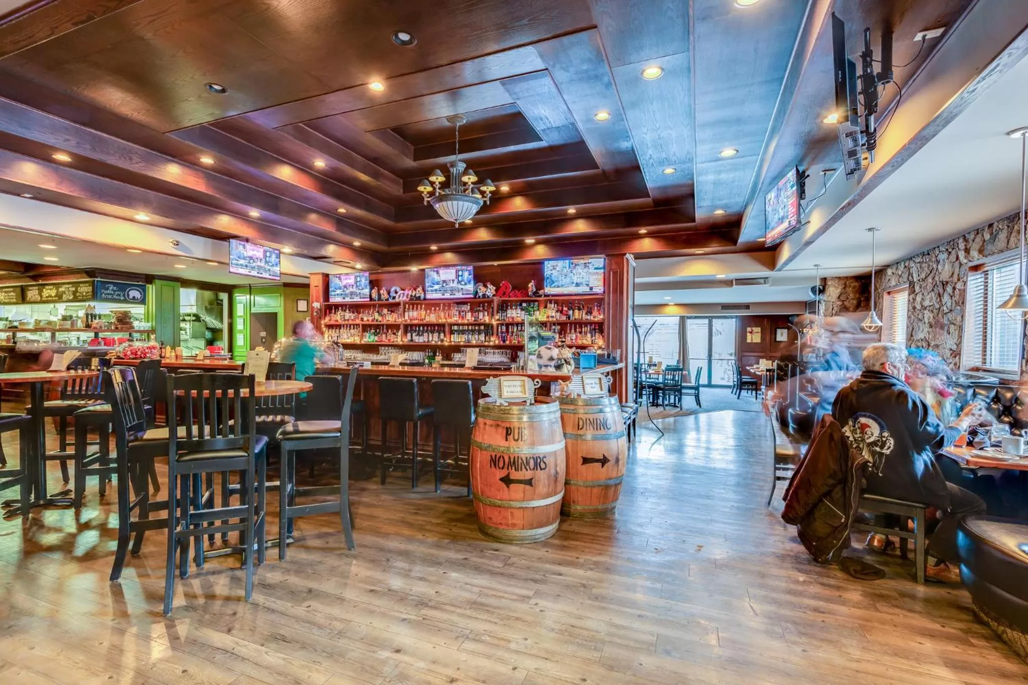 Restaurant/places to eat in The Thompson Hotel