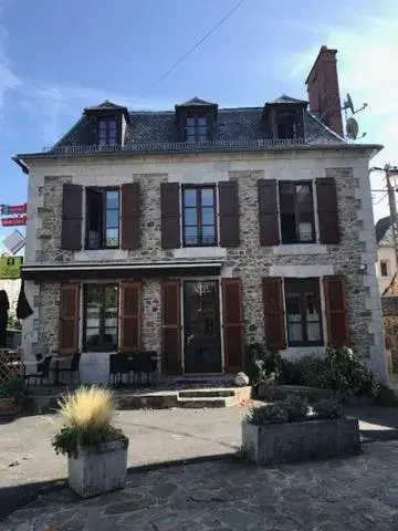 Property Building in Logis Hôtel Les Coudercous
