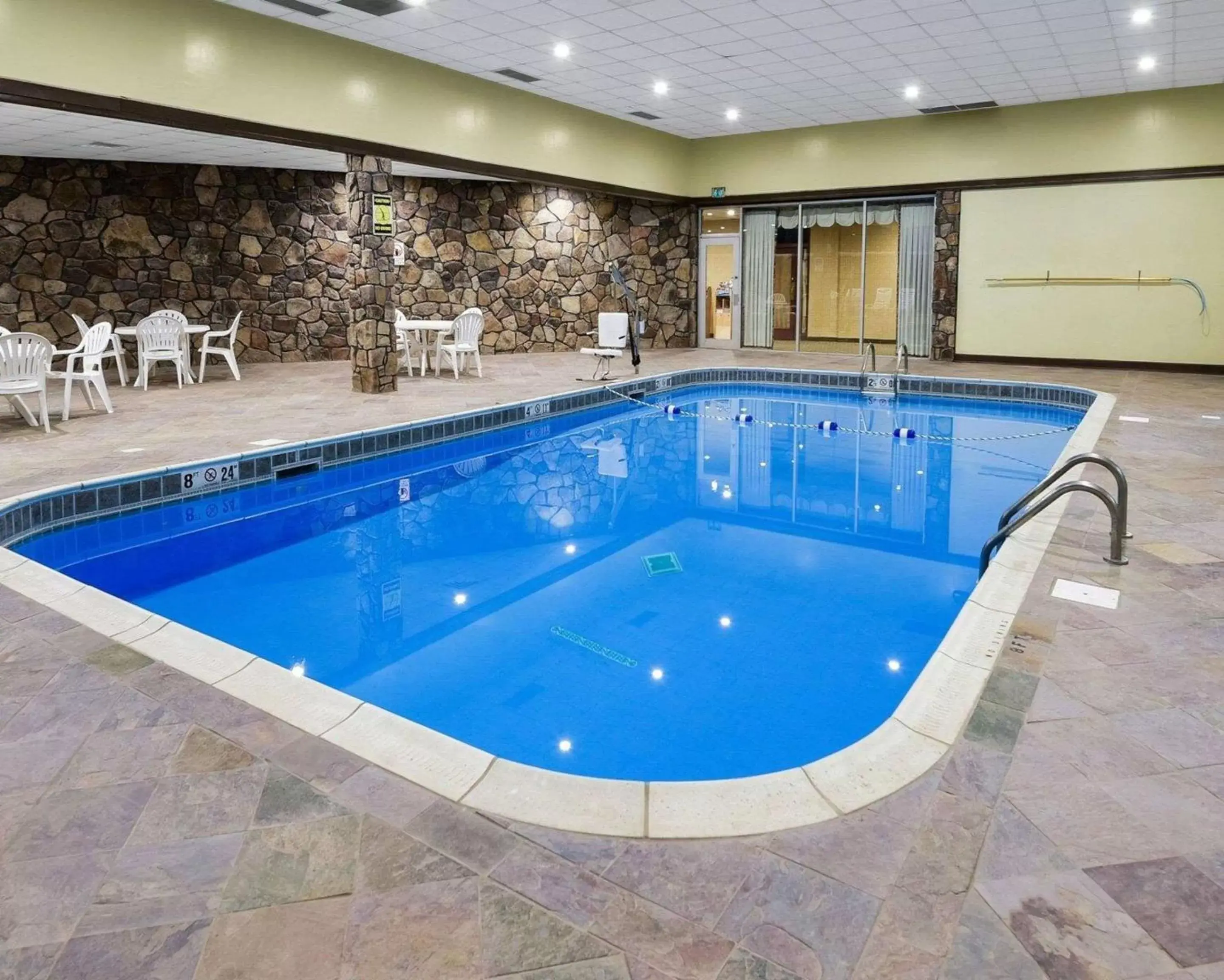 On site, Swimming Pool in Comfort Inn Grantsville-Deep Creek Lake