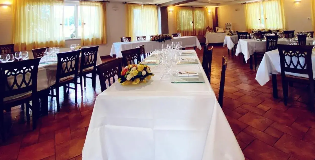 Banquet/Function facilities, Restaurant/Places to Eat in Impero Hotel Varese Beauty & Spa