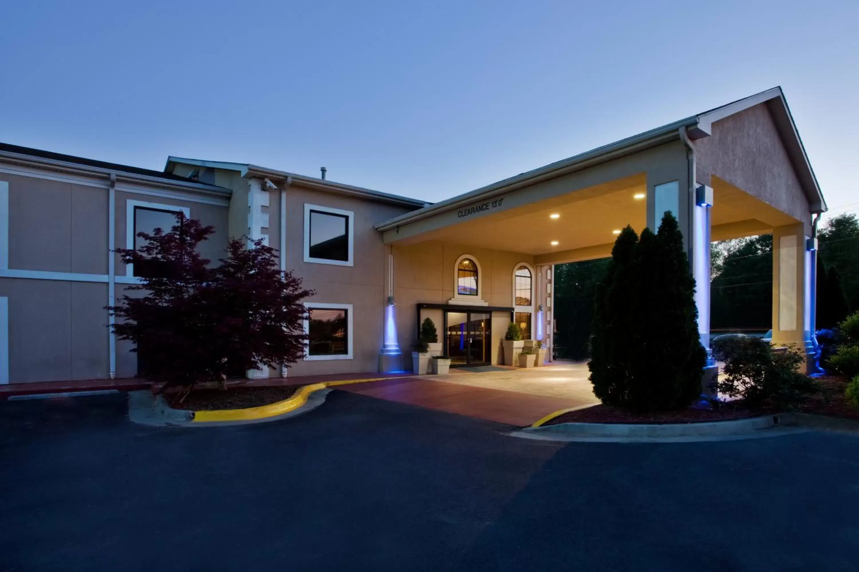 Facade/entrance, Property Building in Country Inn & Suites by Radisson, Griffin, GA