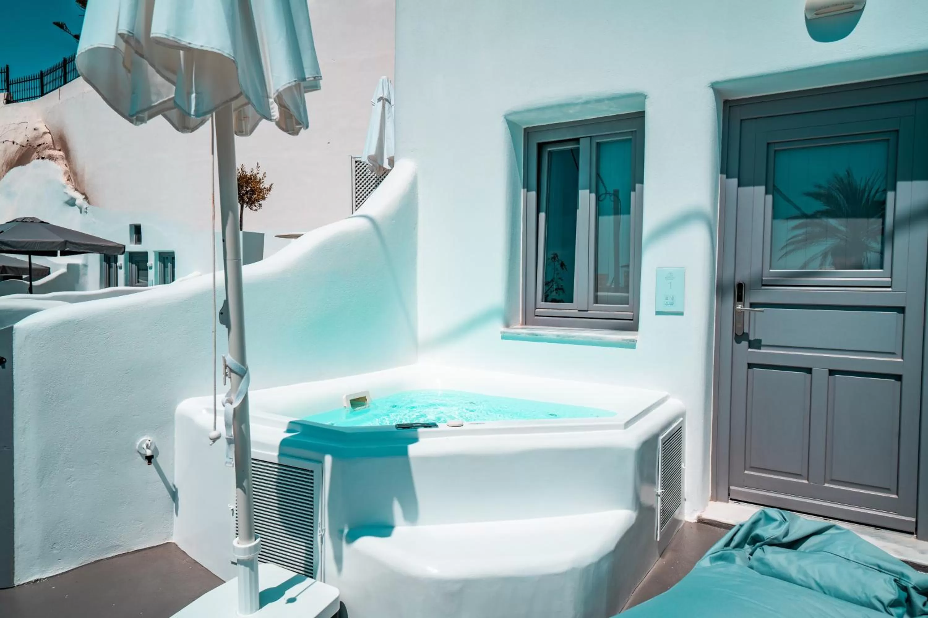 Hot Tub in Eternity Suites Santorini