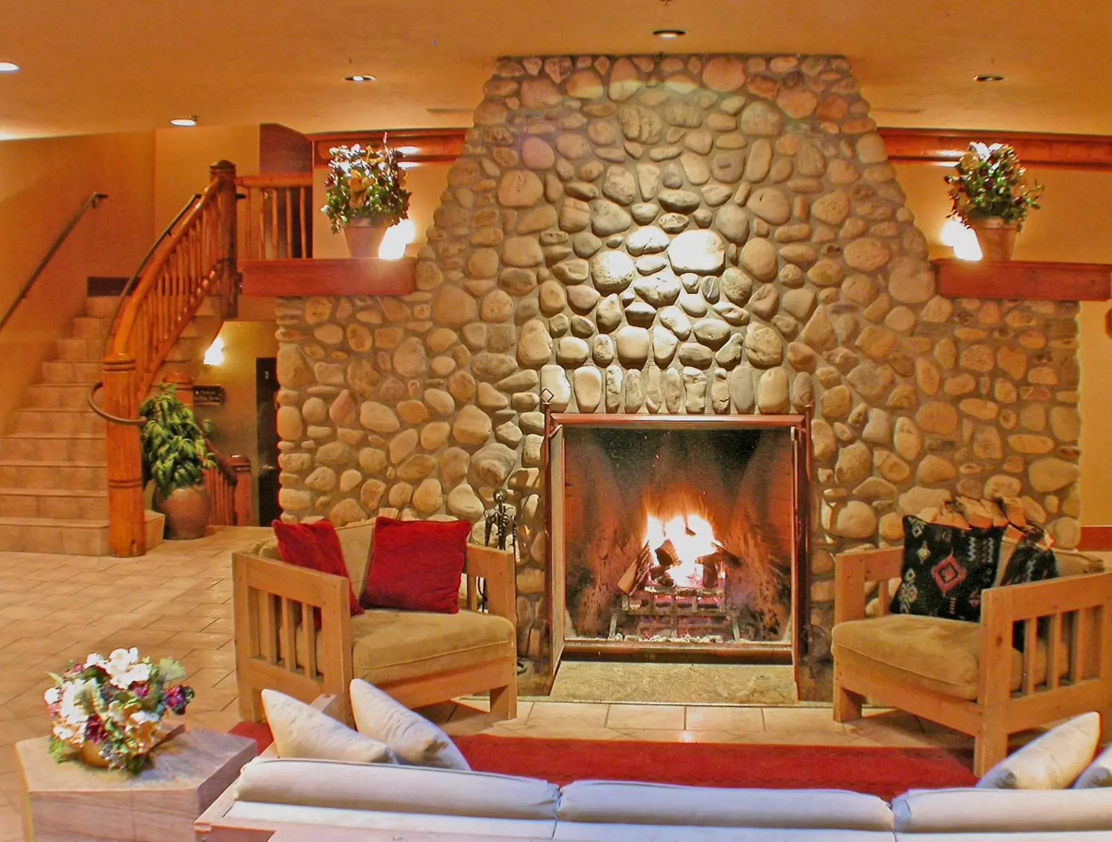 Lobby or reception in Banff Caribou Lodge and Spa