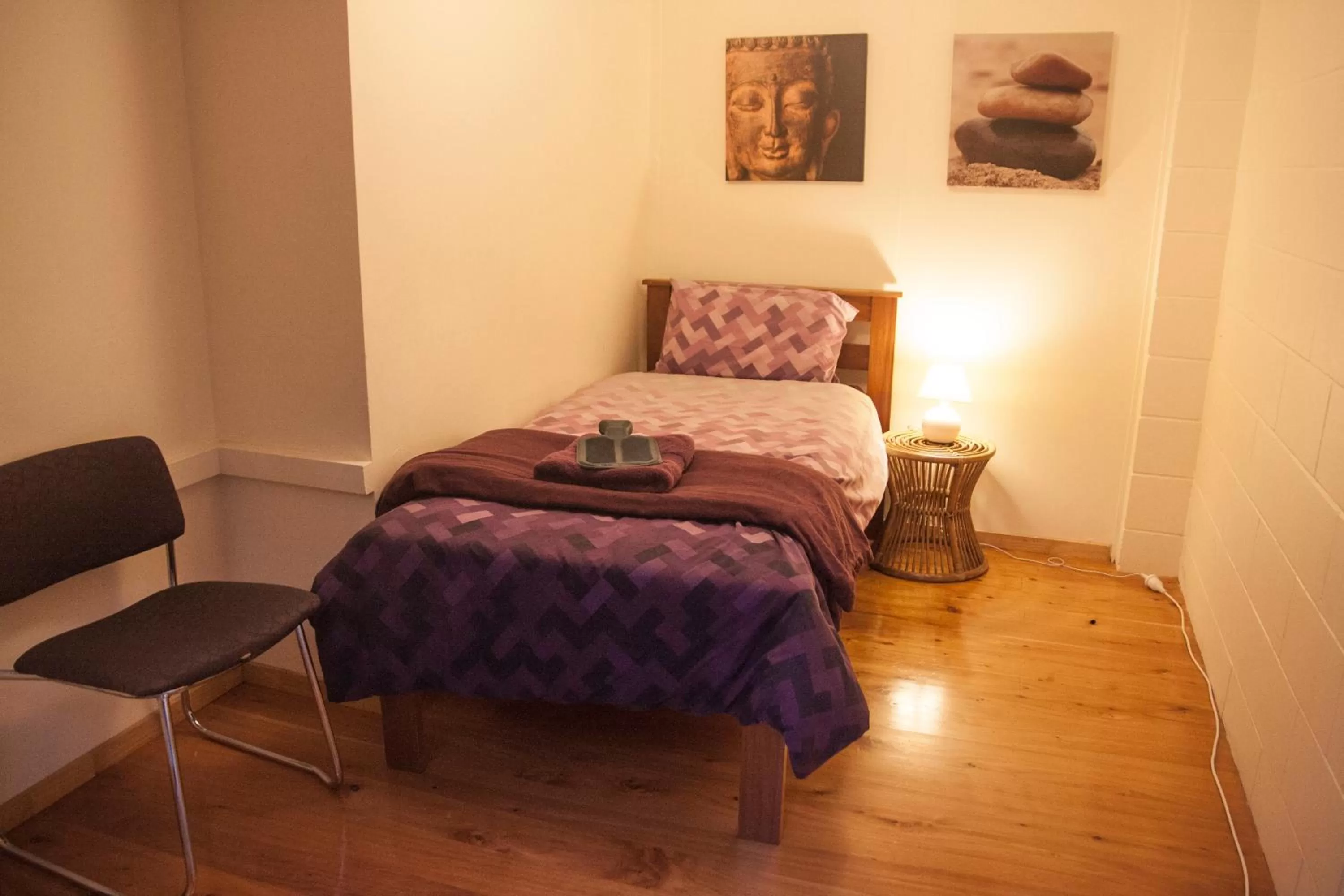 Photo of the whole room, Room Photo in Kawai Purapura Yoga Retreat Centre