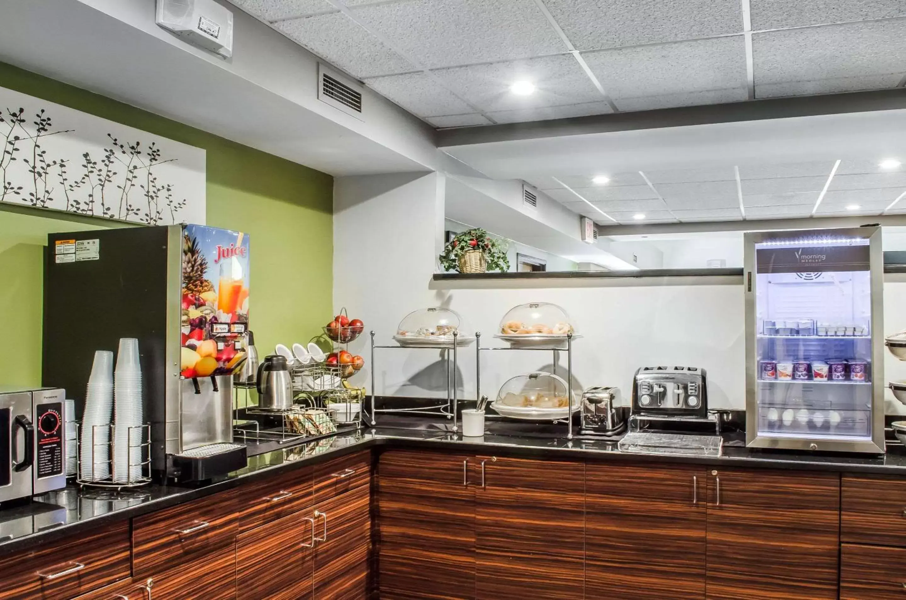 Restaurant/places to eat in Sleep Inn & Suites Bensalem Restaurant/places to eat in Sleep Inn & Suites Bensalem