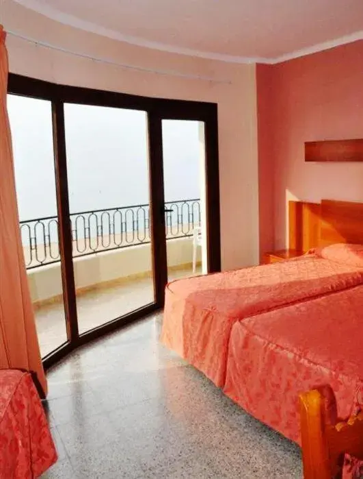 Triple Room with Front Sea View in Hotel Haromar