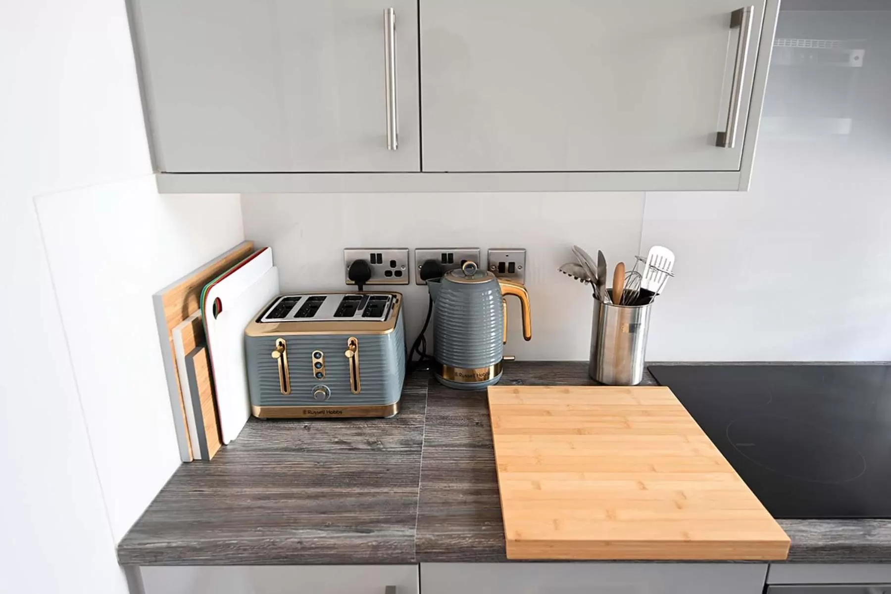 Communal kitchen, Kitchen/Kitchenette in The Hathaways