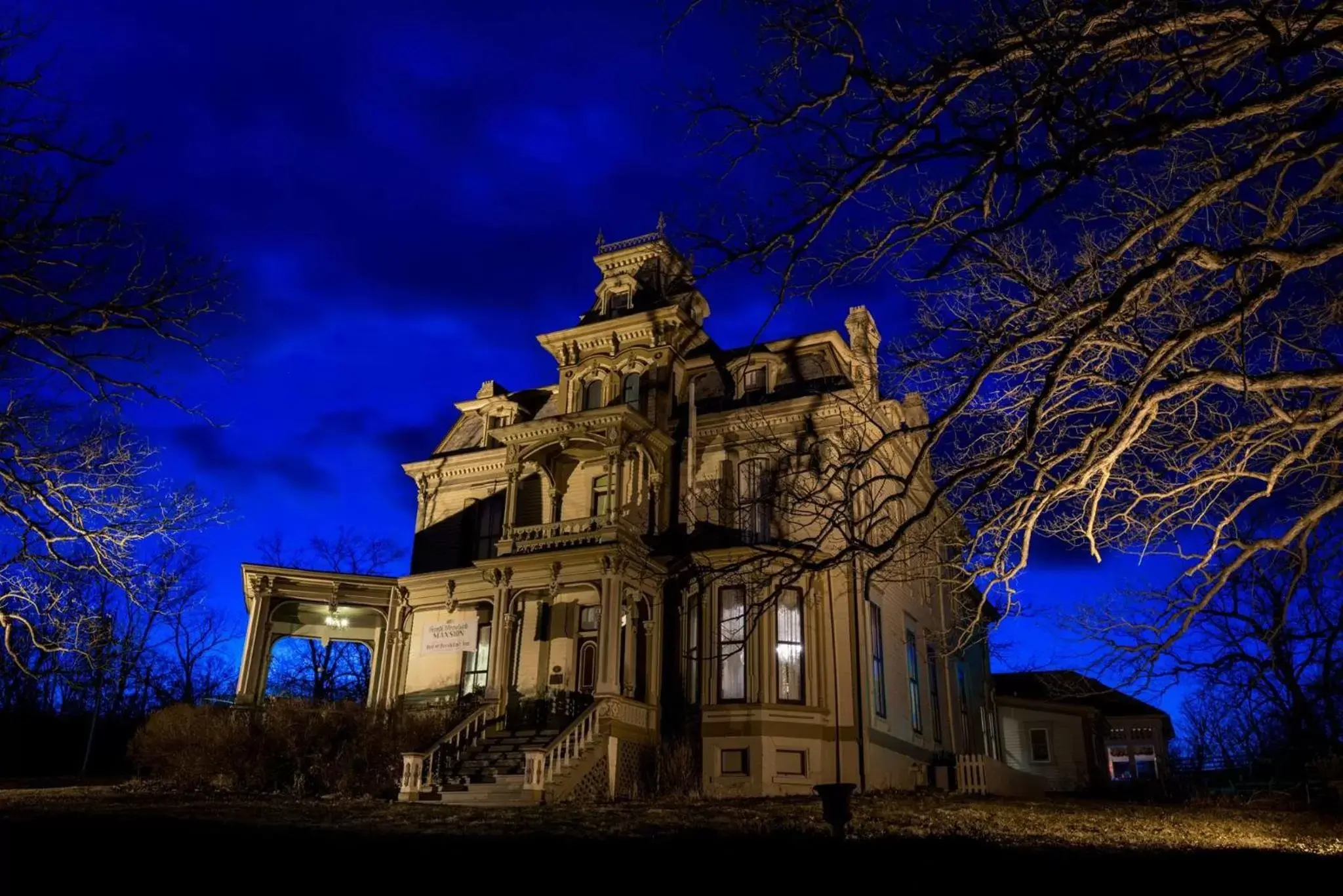 Property Building in Garth Woodside Mansion Bed and Breakfast