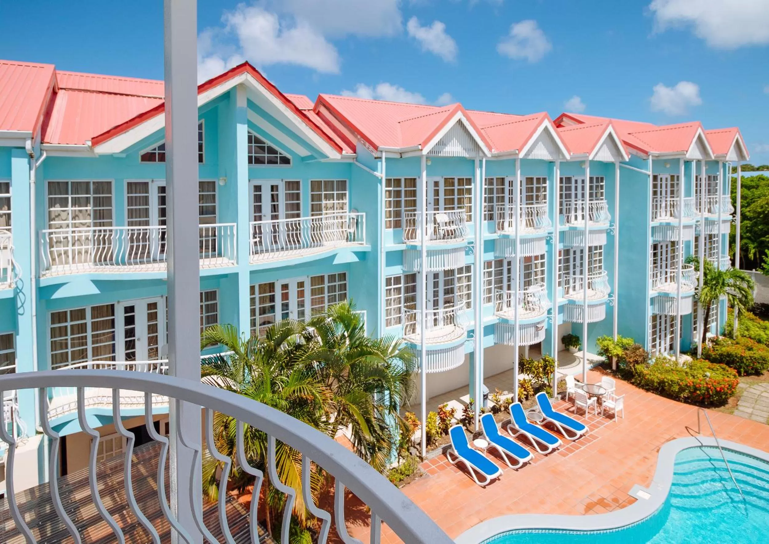 Property building in Bay Gardens Marina Haven