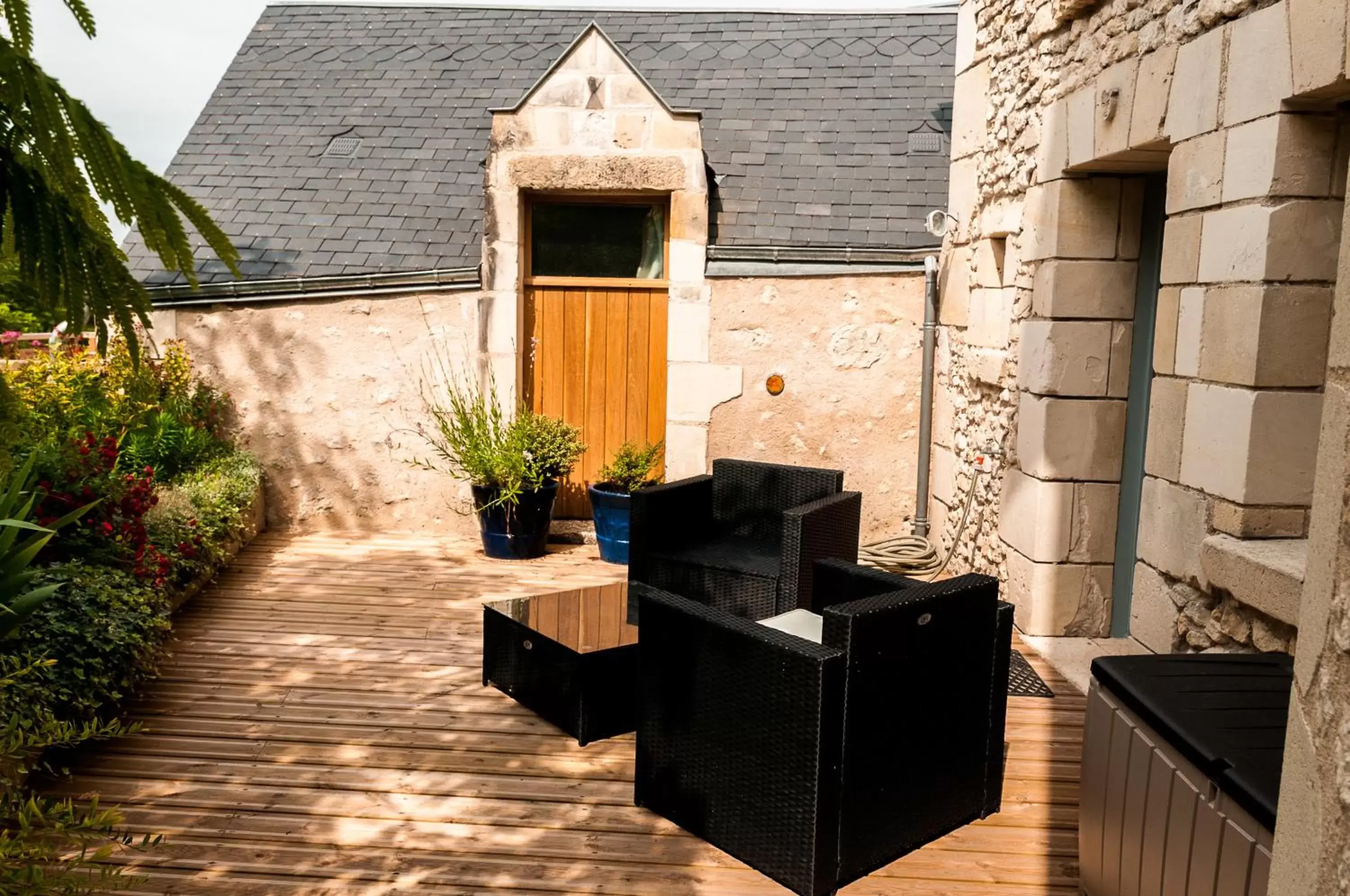 Balcony/Terrace in Logis Hôtels Troglododo