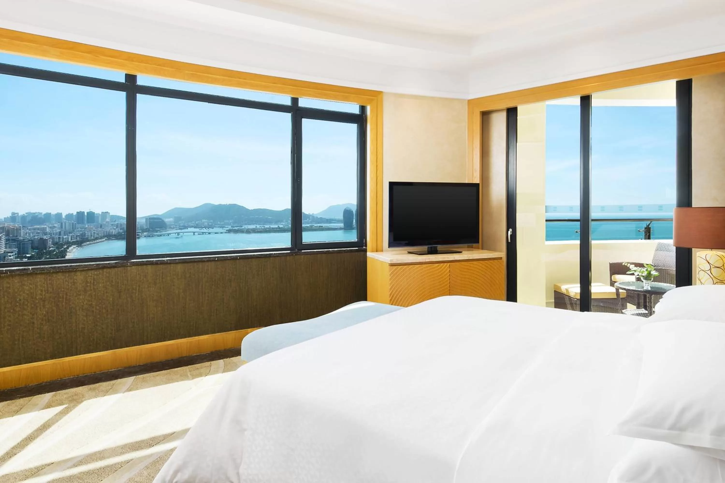 Bedroom, Bed in Four Points by Sheraton Hainan, Sanya
