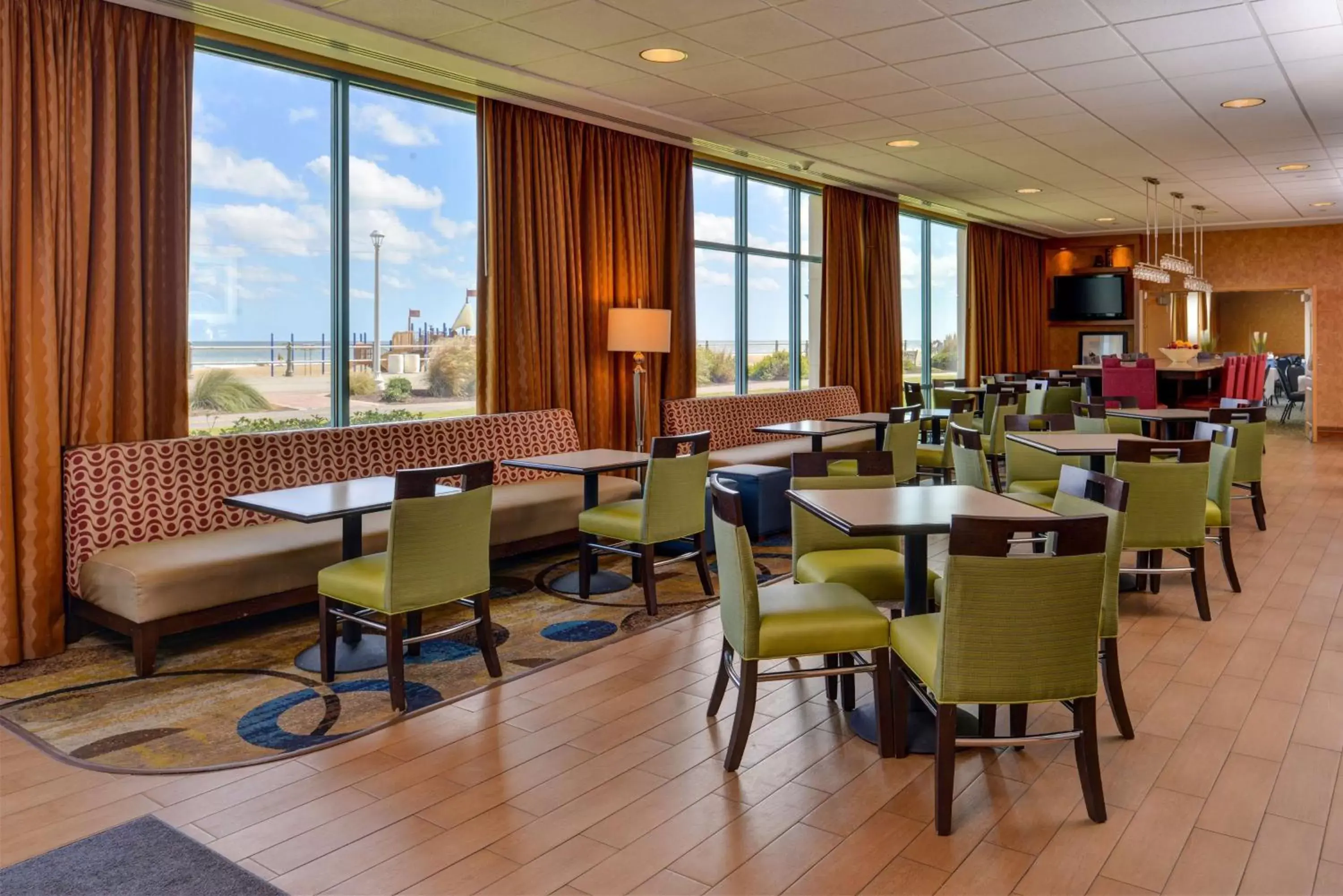 Dining area, Restaurant/Places to Eat in Hampton Inn Virginia Beach-Oceanfront South