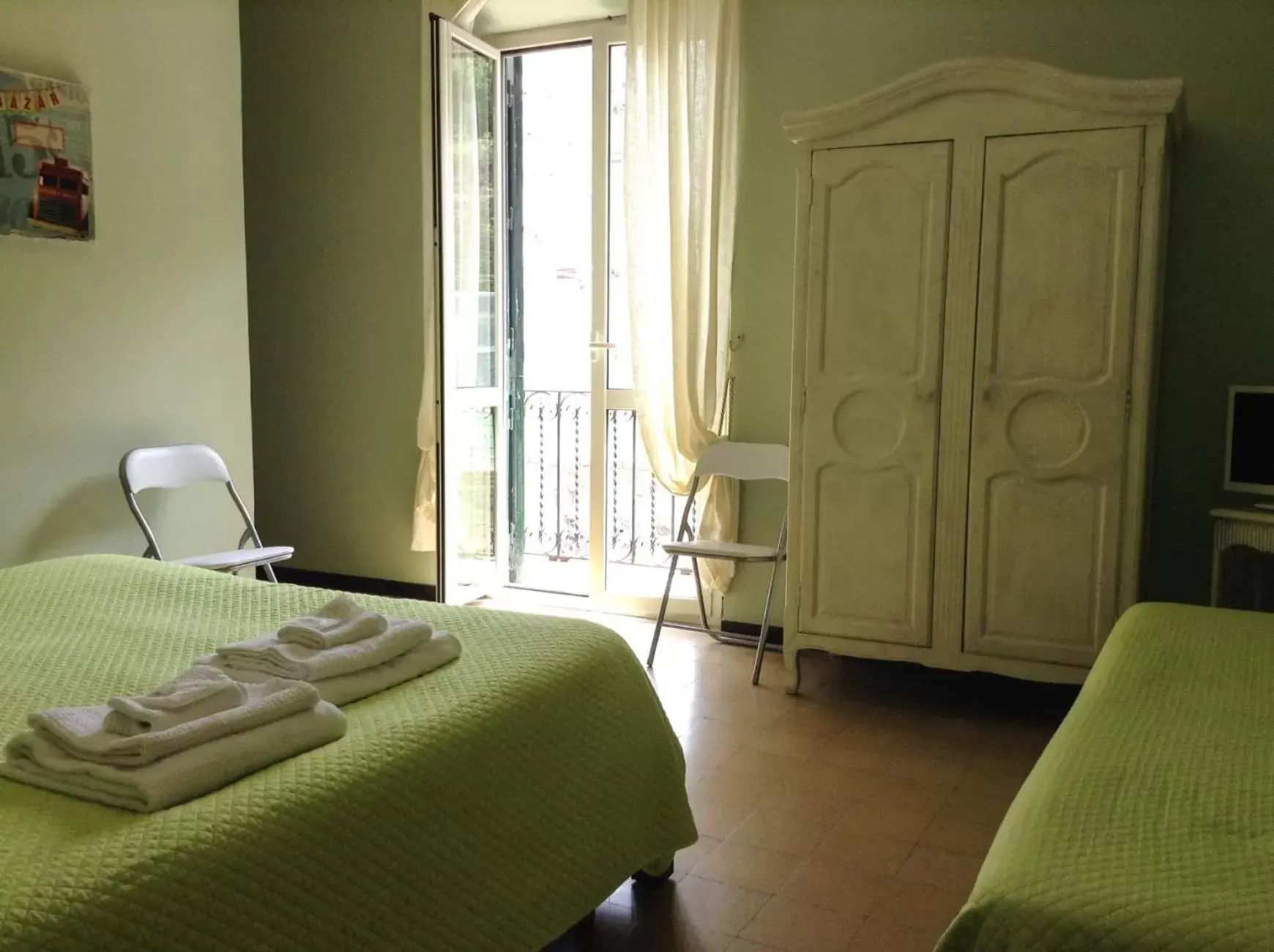 Bed in B&B A Due Passi dal Mare