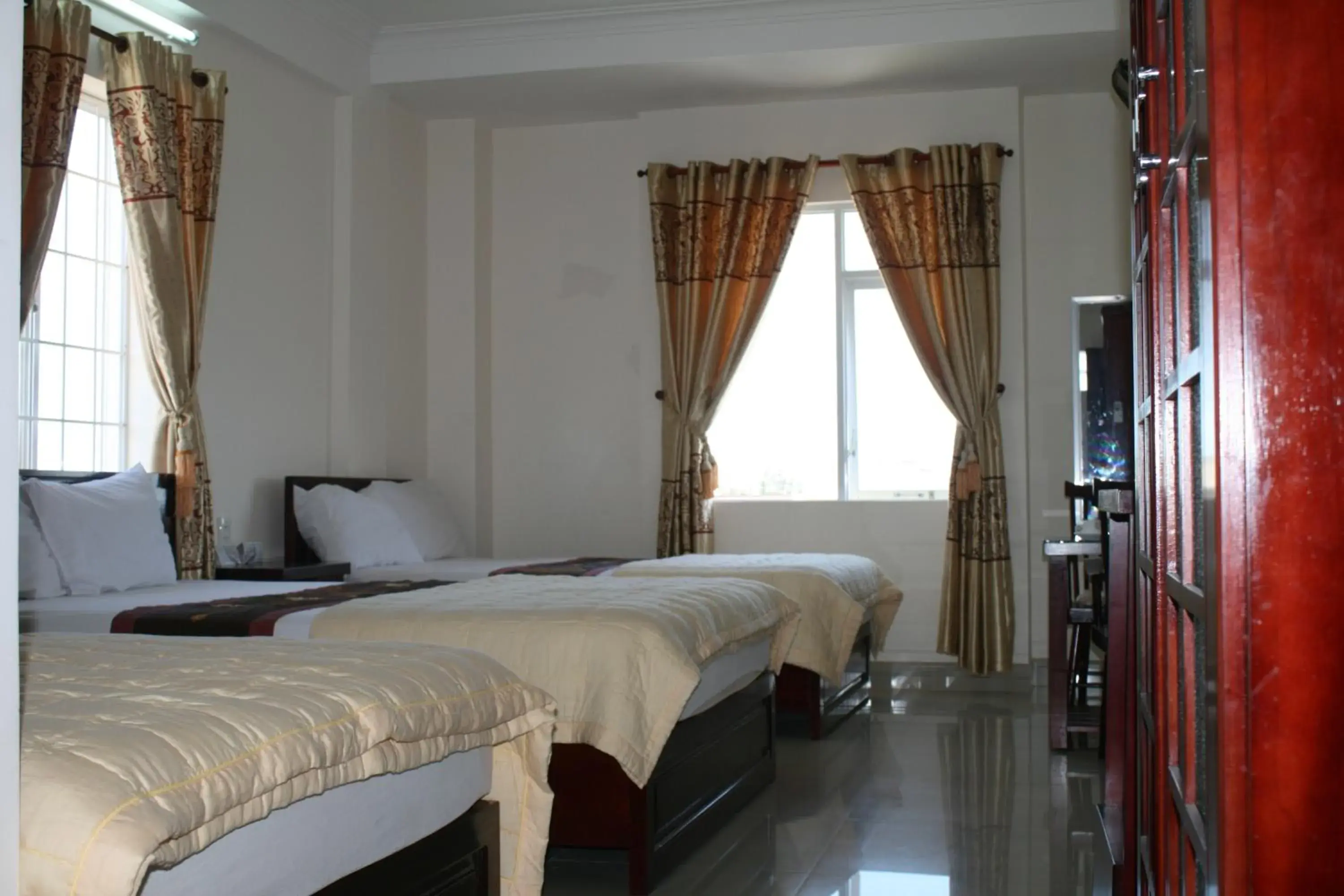 Bed in Nhiet Doi Hotel