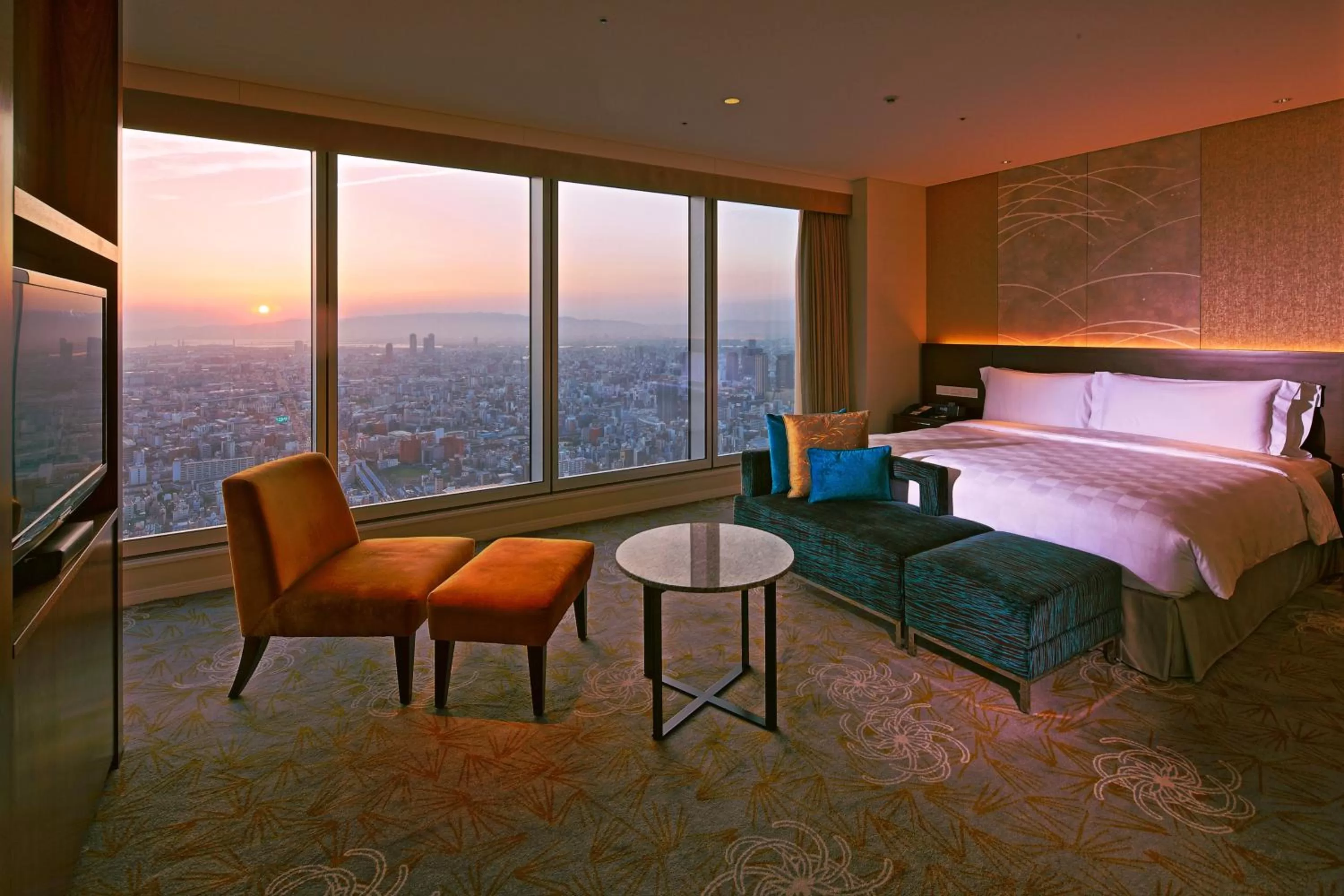 Bed in Osaka Marriott Miyako Hotel