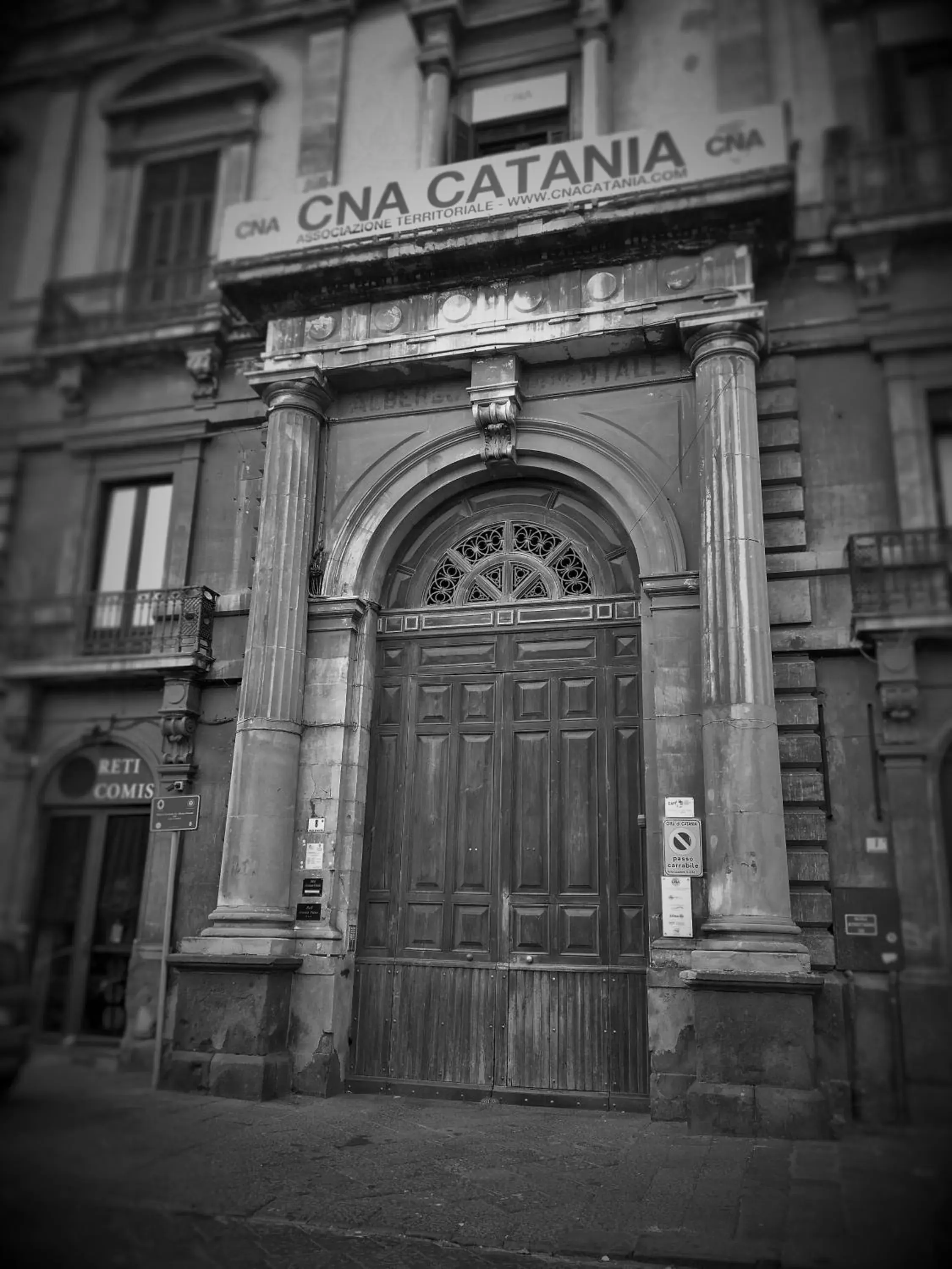 Facade/entrance in B&B Oriental Palace