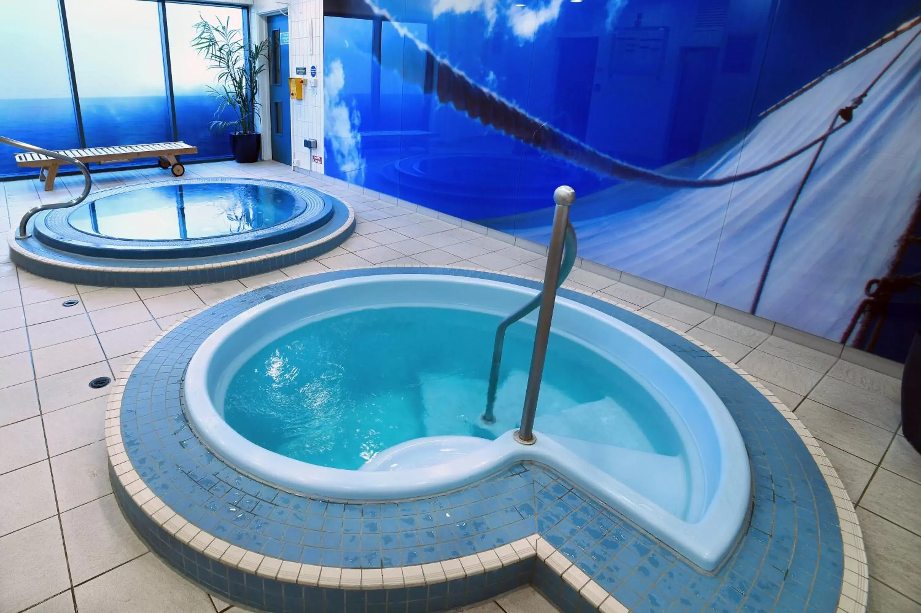 Hot Tub, Swimming Pool in Lancaster Hotel and Spa