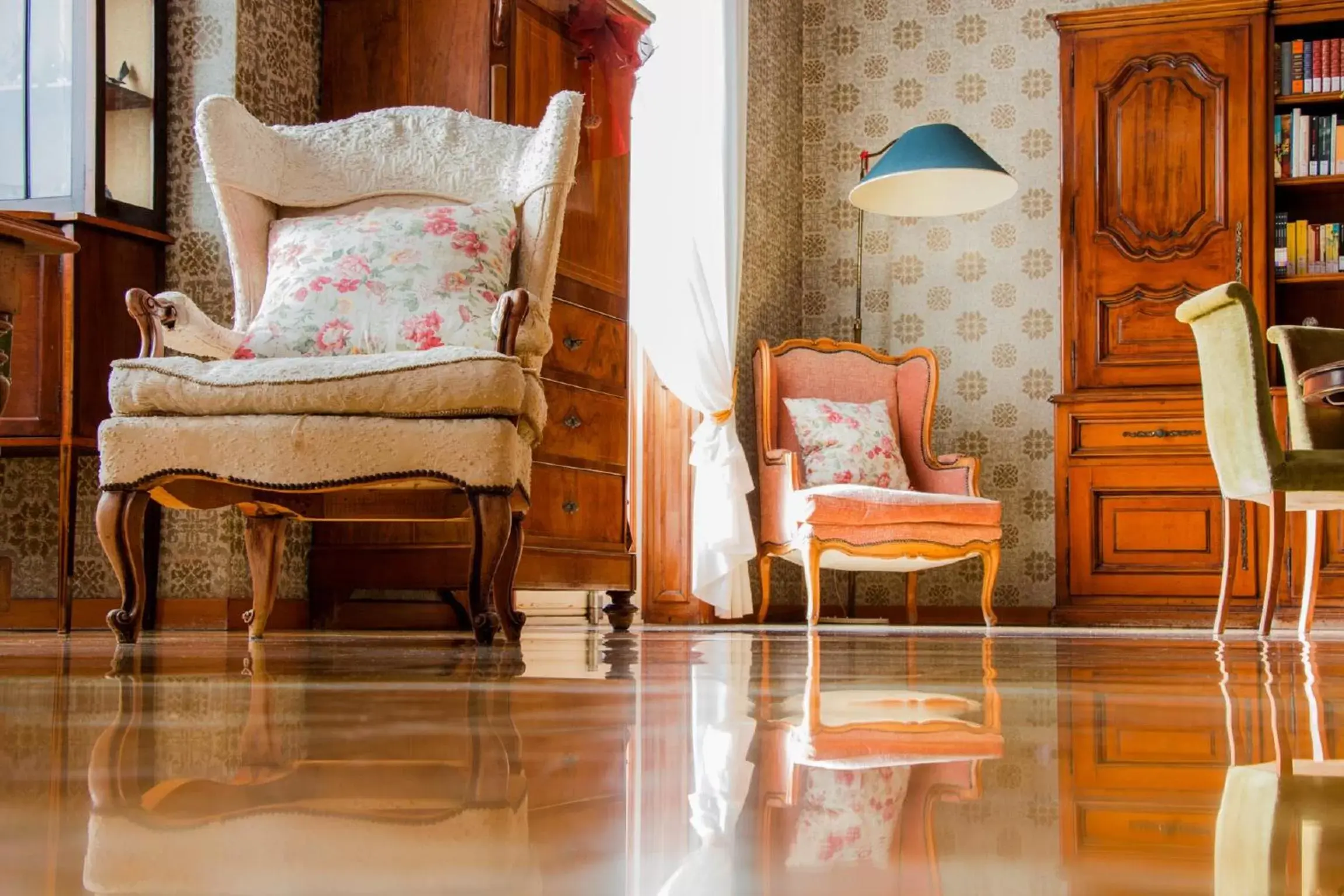 Communal lounge/ TV room, Bed in Locanda dei Buoni e Cattivi