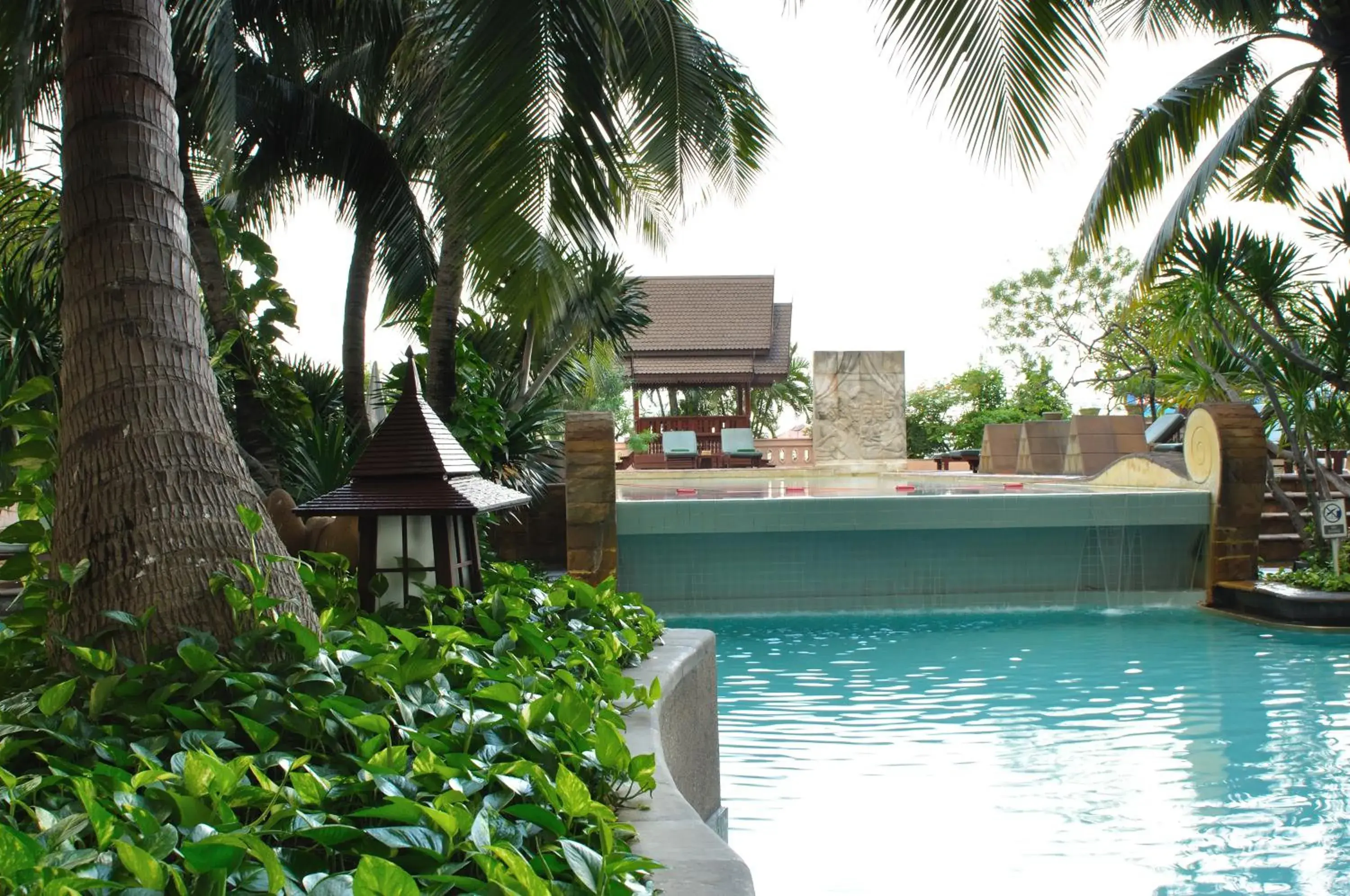 Swimming Pool in Century Park Hotel - SHA Extra Plus