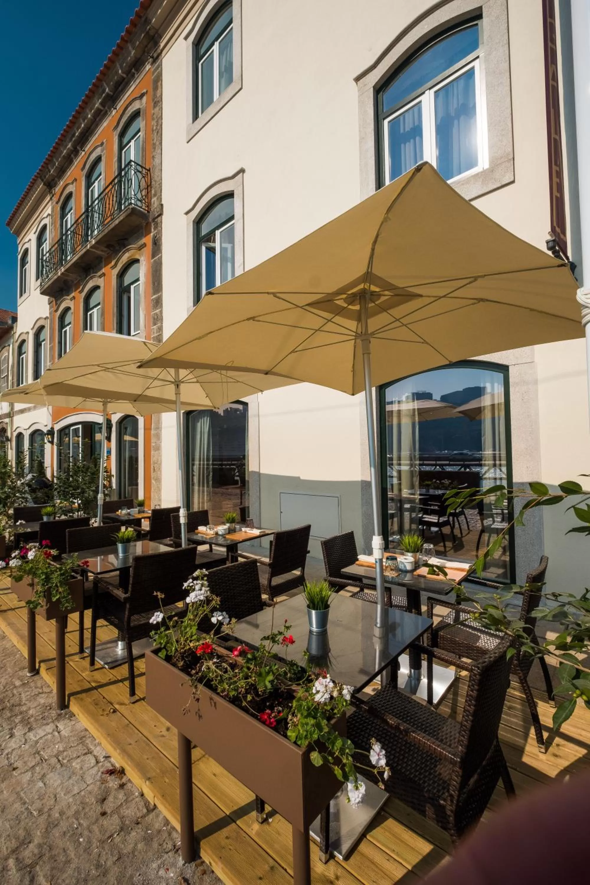 Lounge or bar in Vila Gale Porto Ribeira
