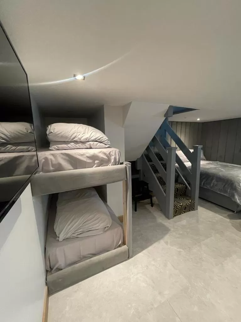 Bed in Belvedere Aparthotel - 83 Mount Pleasant