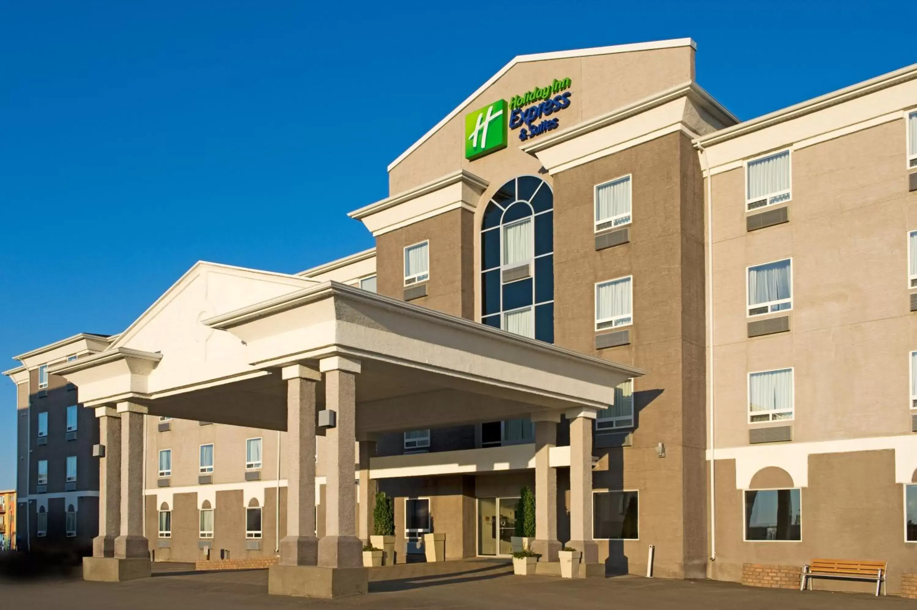 Property Building in Holiday Inn Express & Suites-Regina-South, an IHG Hotel